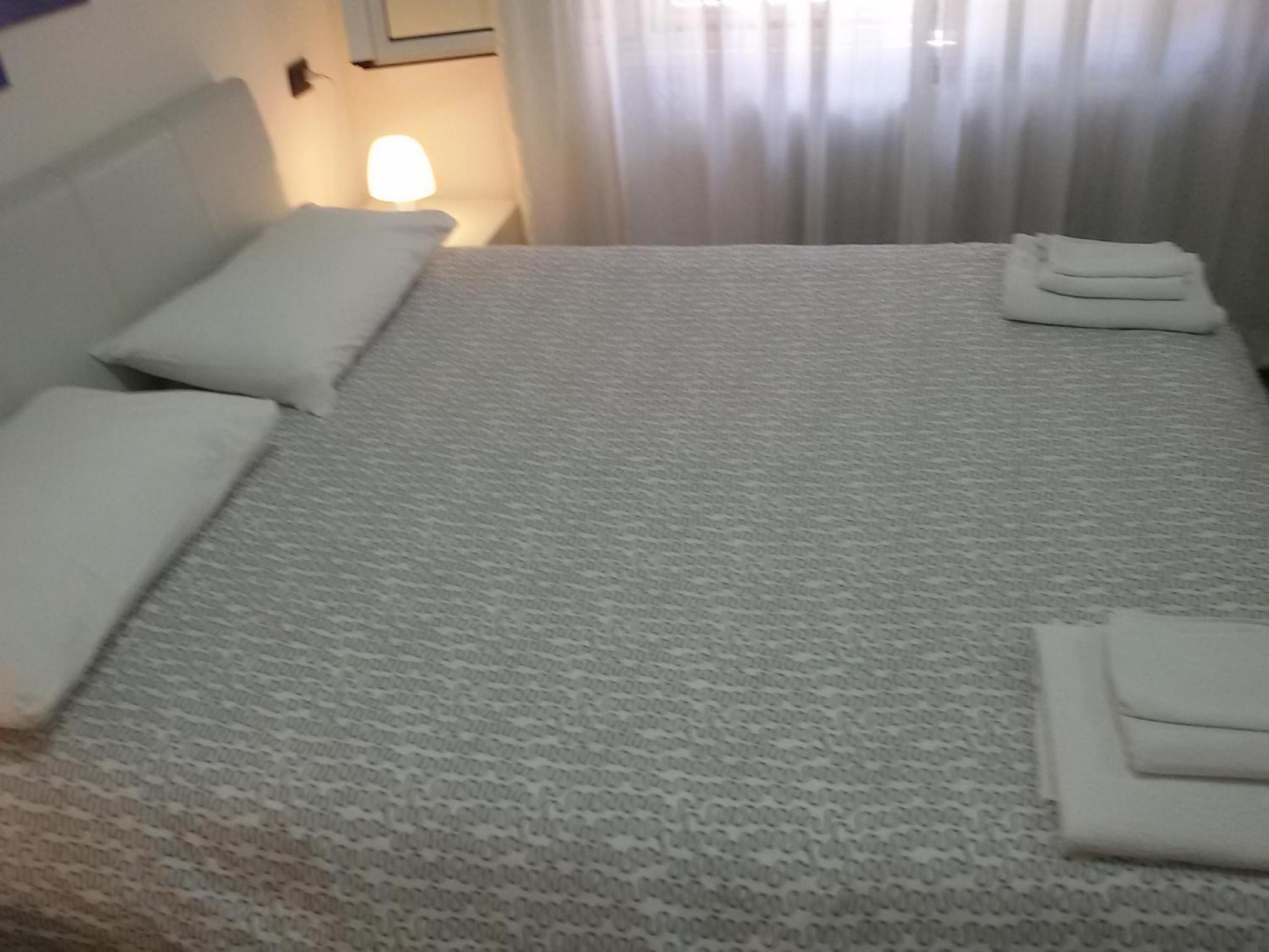 Double Room with Private Bathroom - Photo 12