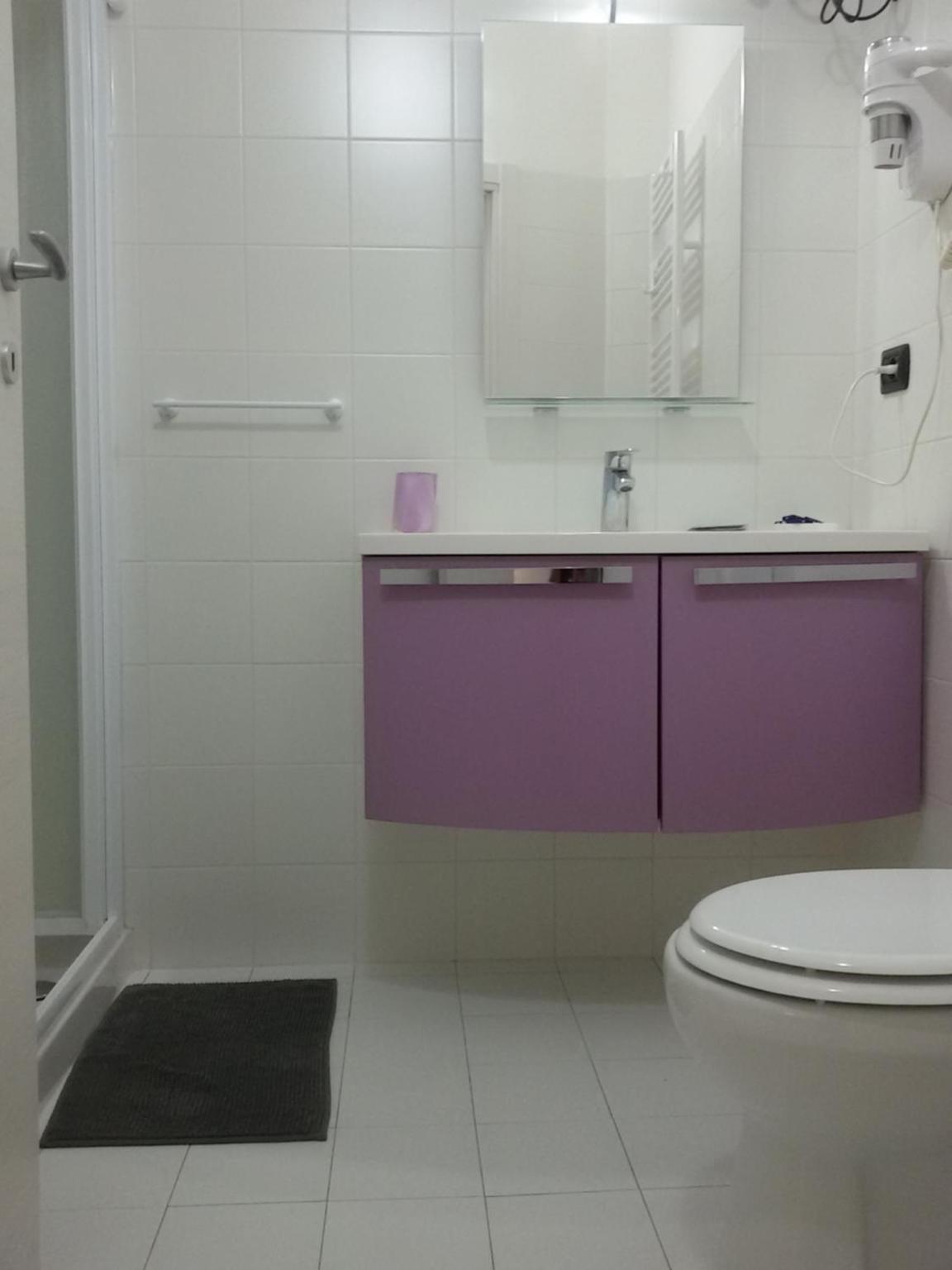 Double Room with Private Bathroom - Photo 14