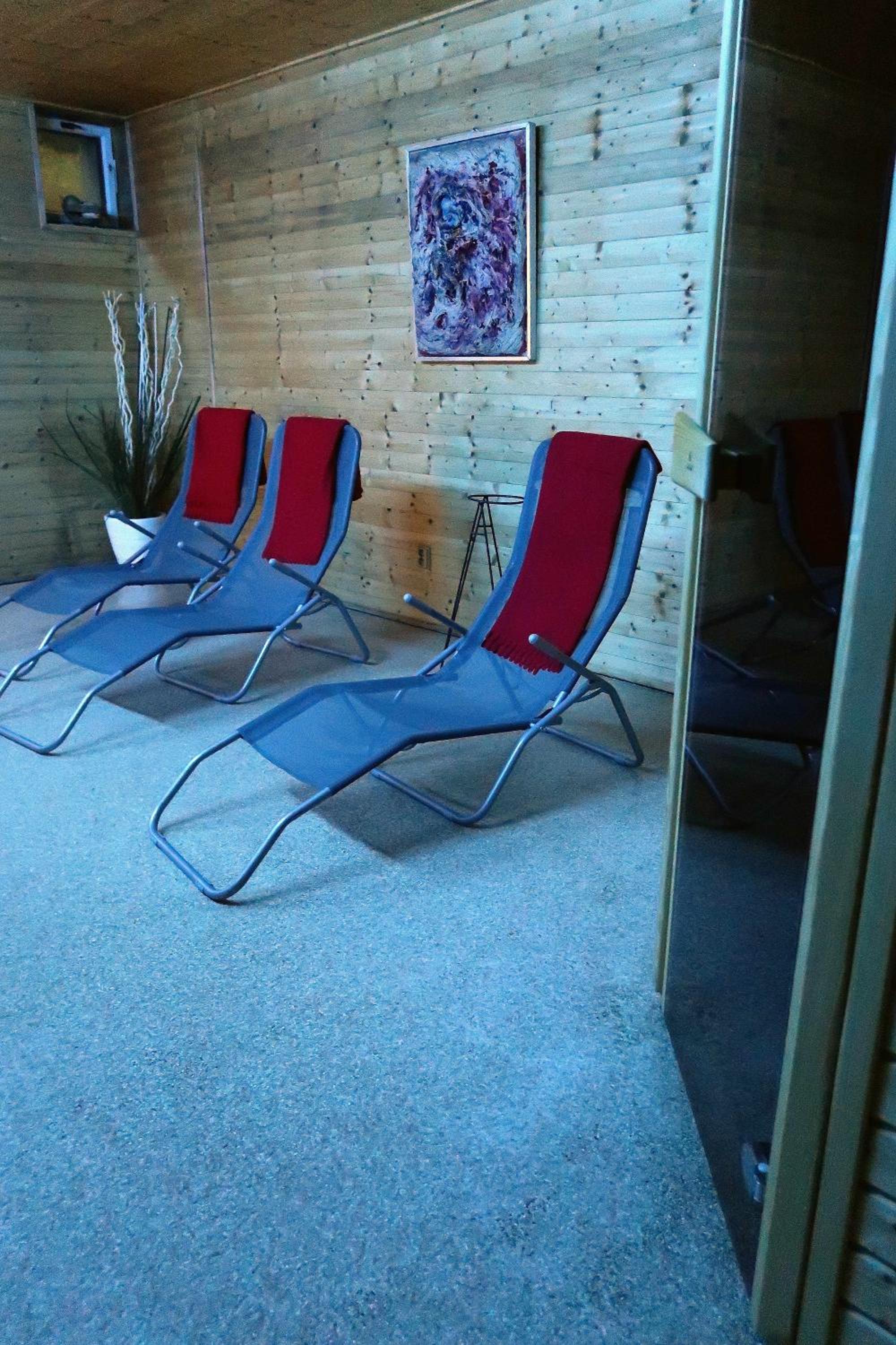Apartment with Mountain View - Photo 7