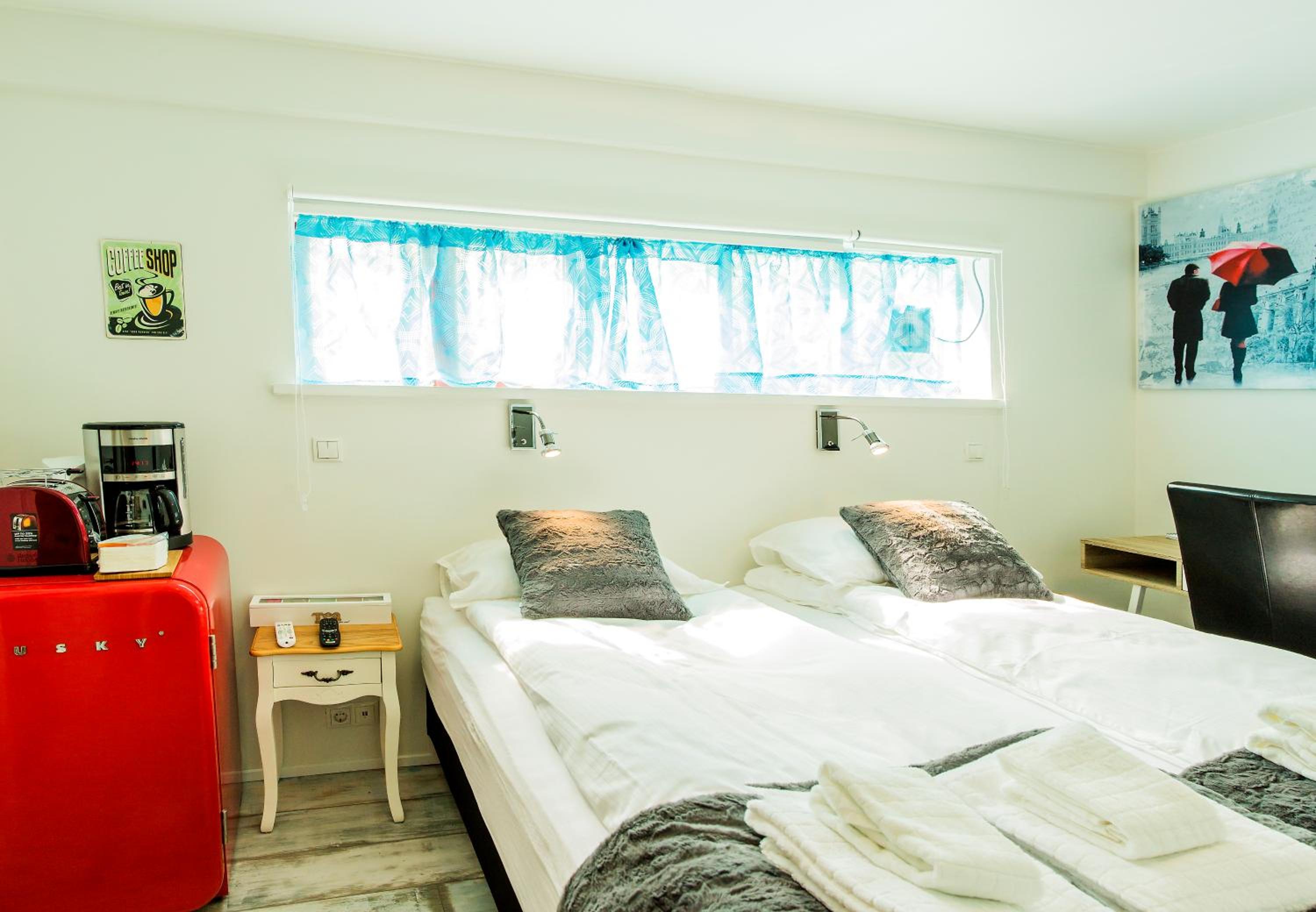 Deluxe Double Room with Bath - Photo 10