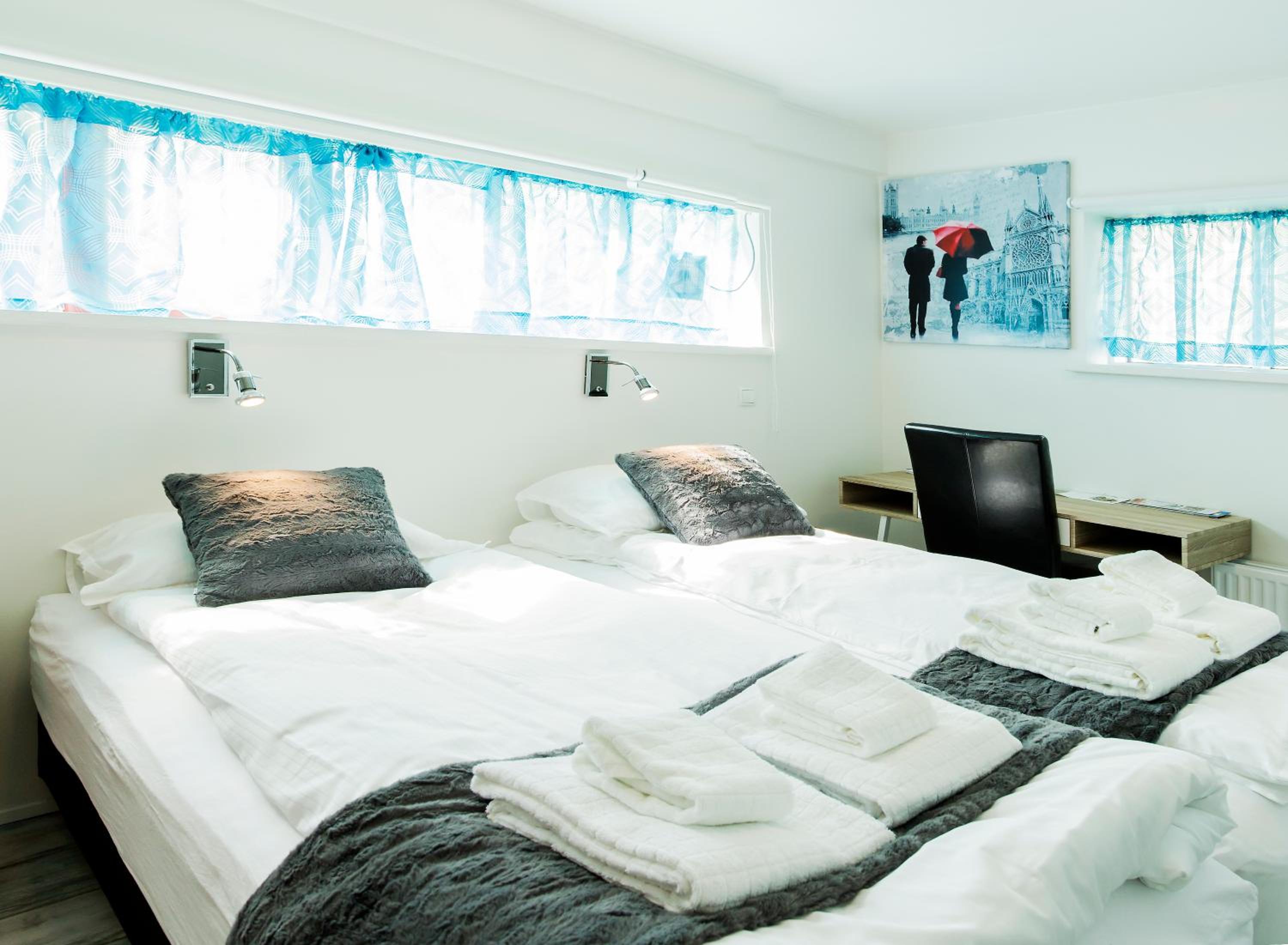 Deluxe Double Room with Bath - Photo 2