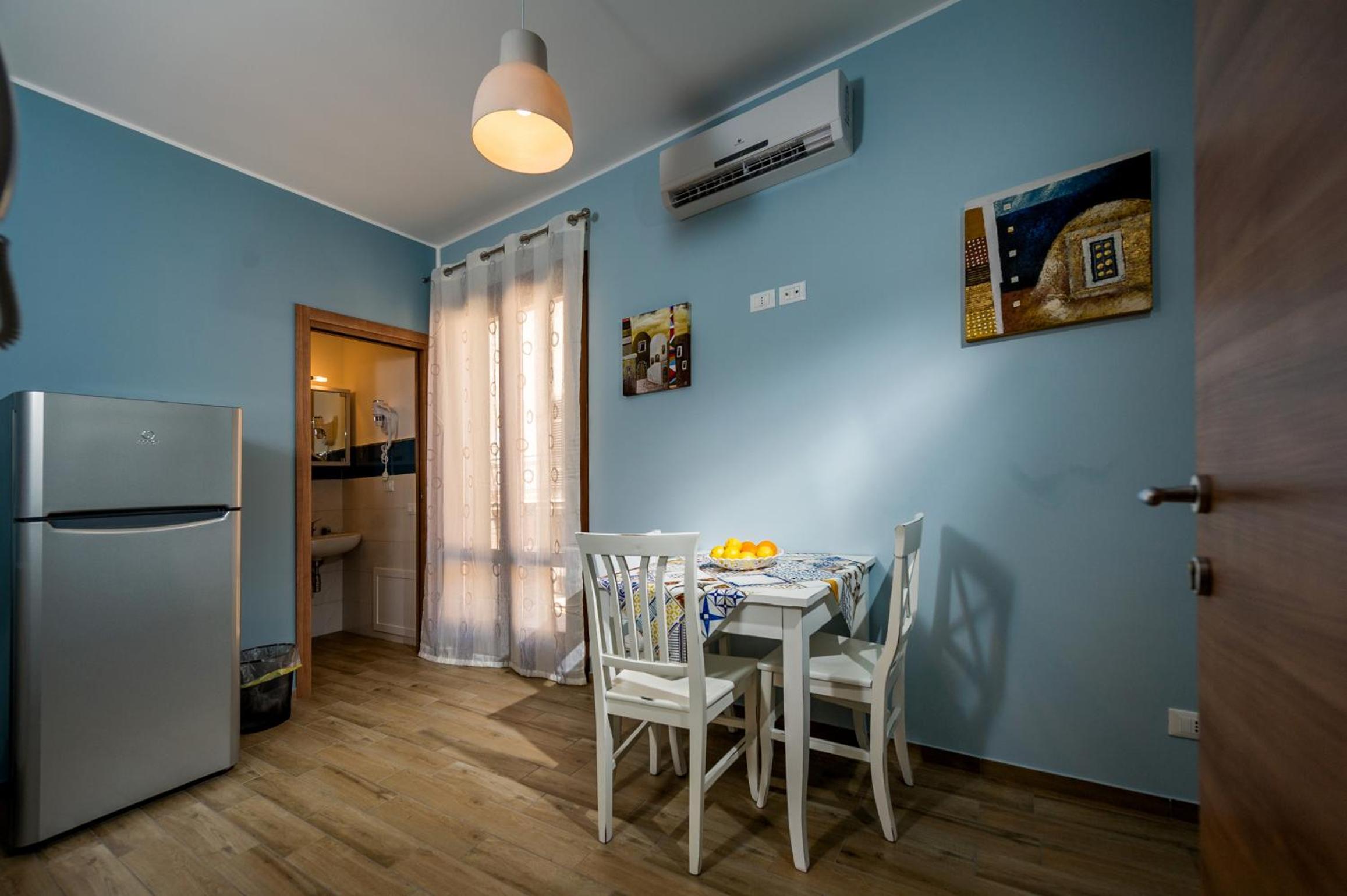 Deluxe Double Room with Balcony photo 3