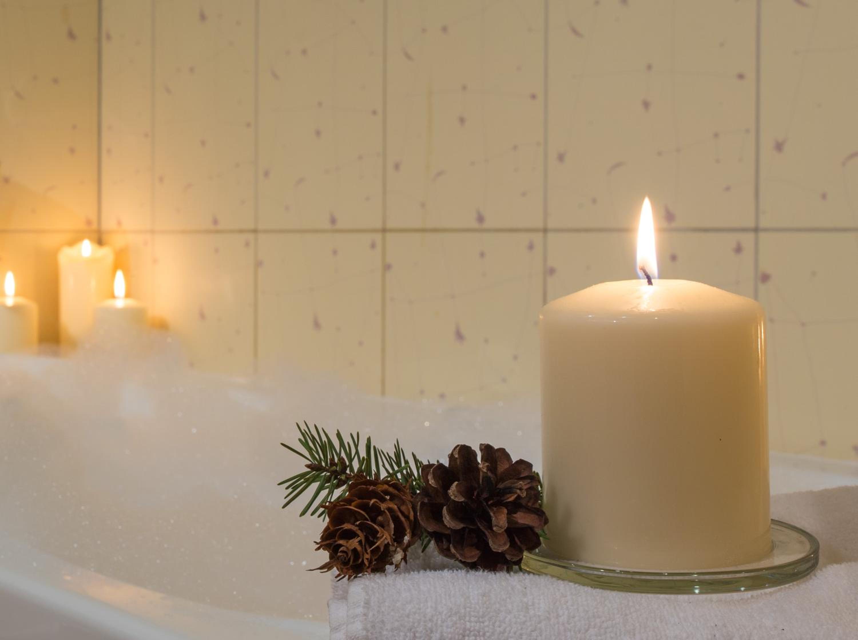 Double Room with Spa Access - Photo 7