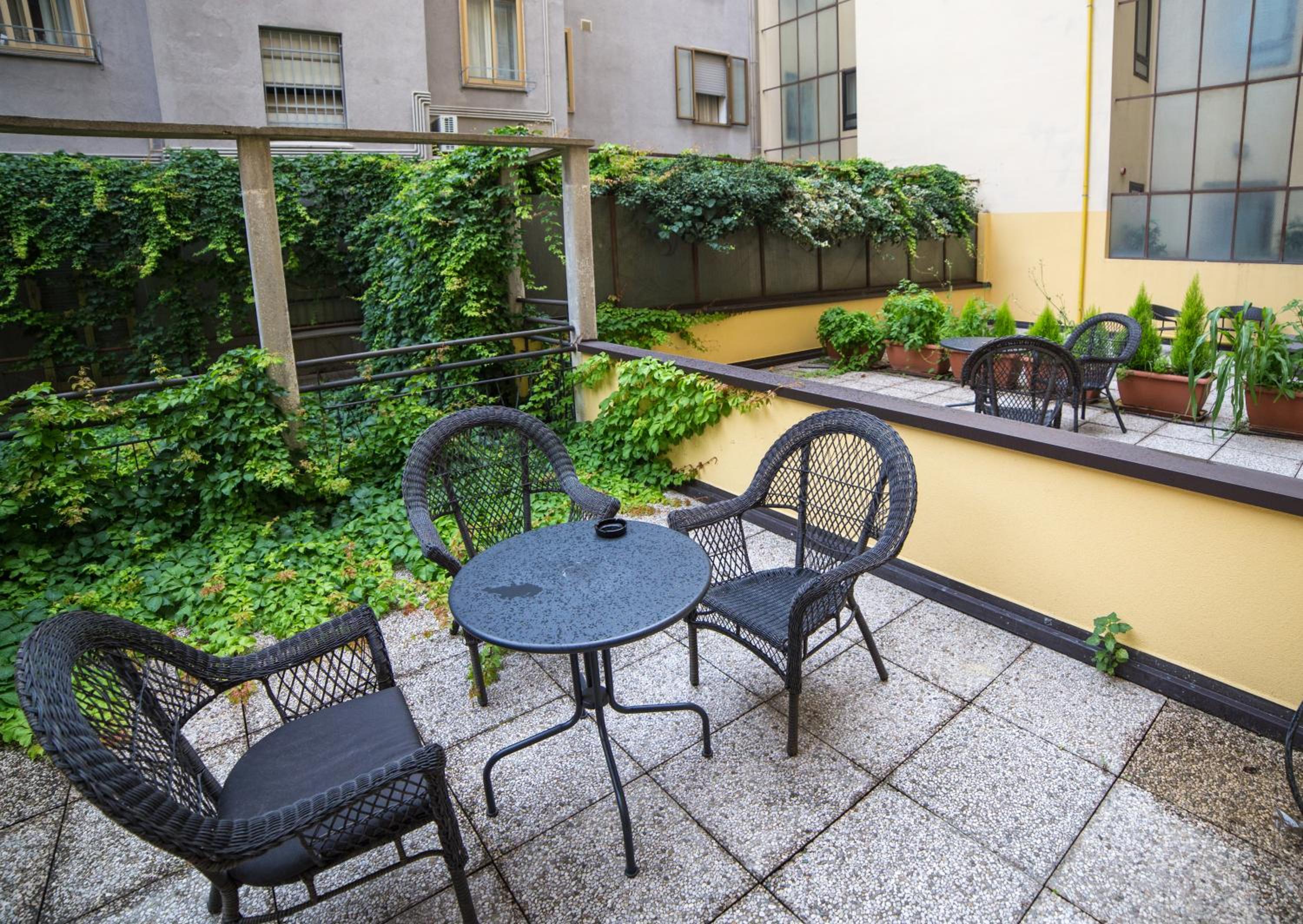 Comfort King Room with Terrace - Photo 9