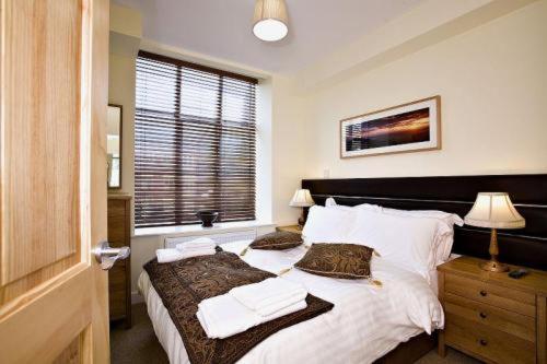 Two- Bedroom Apartment with Balcony