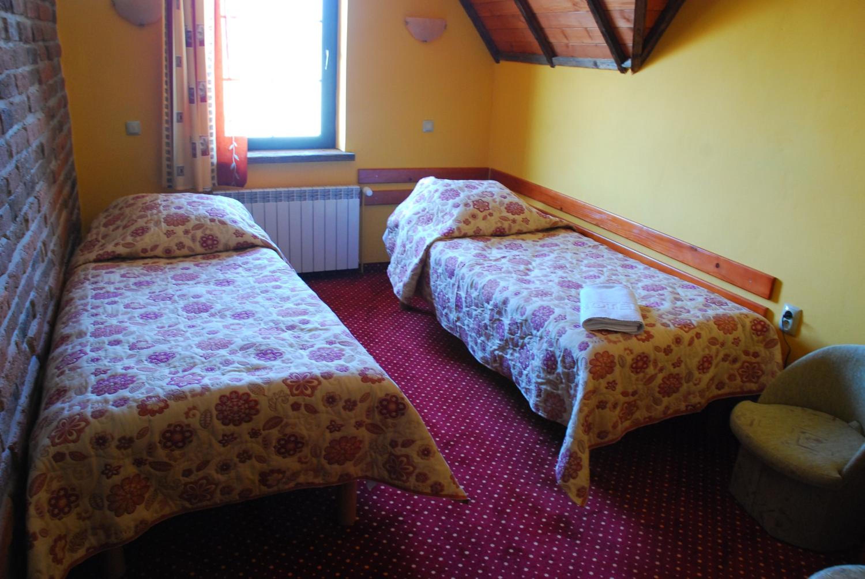 Standard Double Room - Photo 2