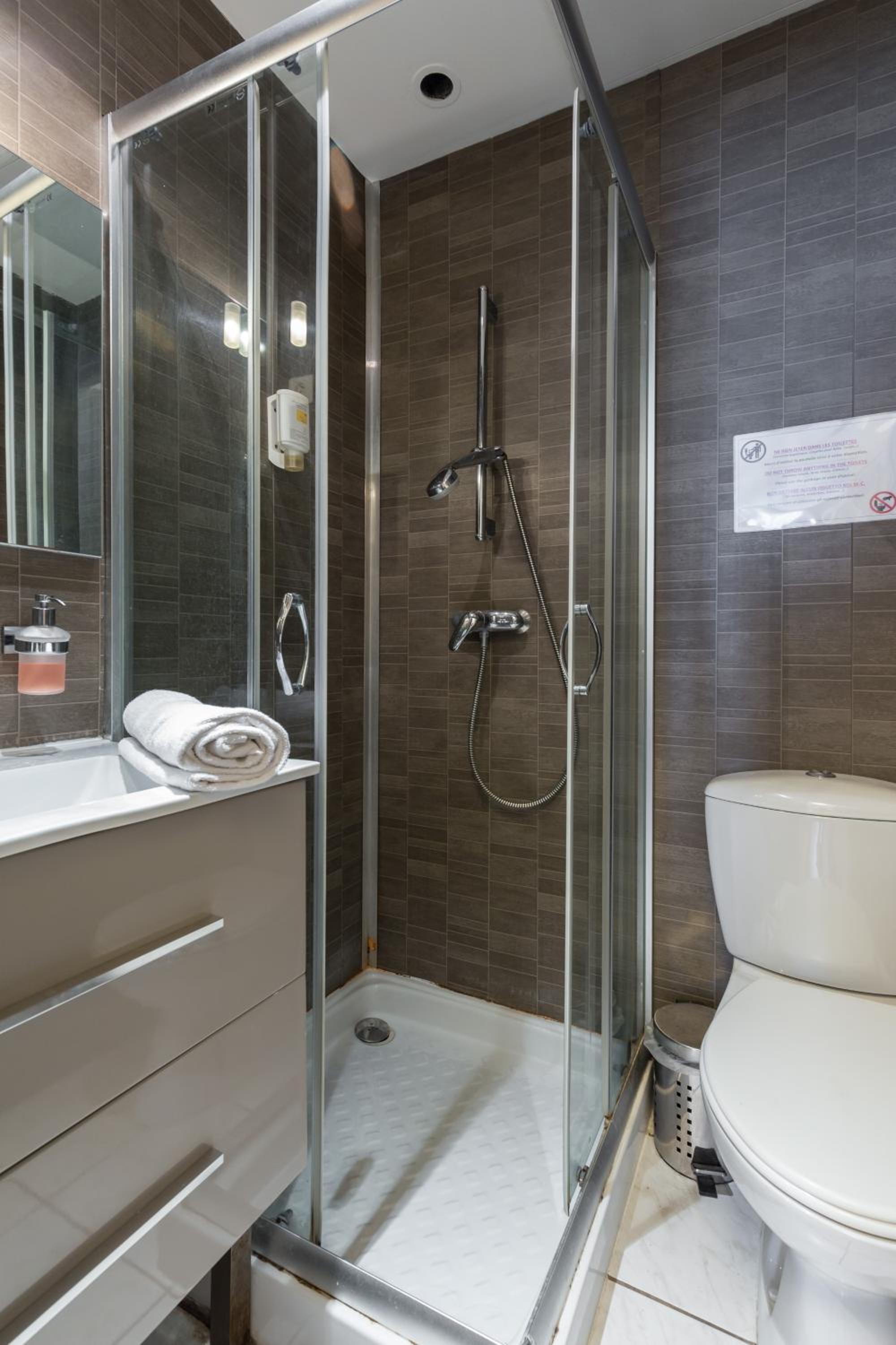 Standard One-Bedroom Apartment - Photo 11