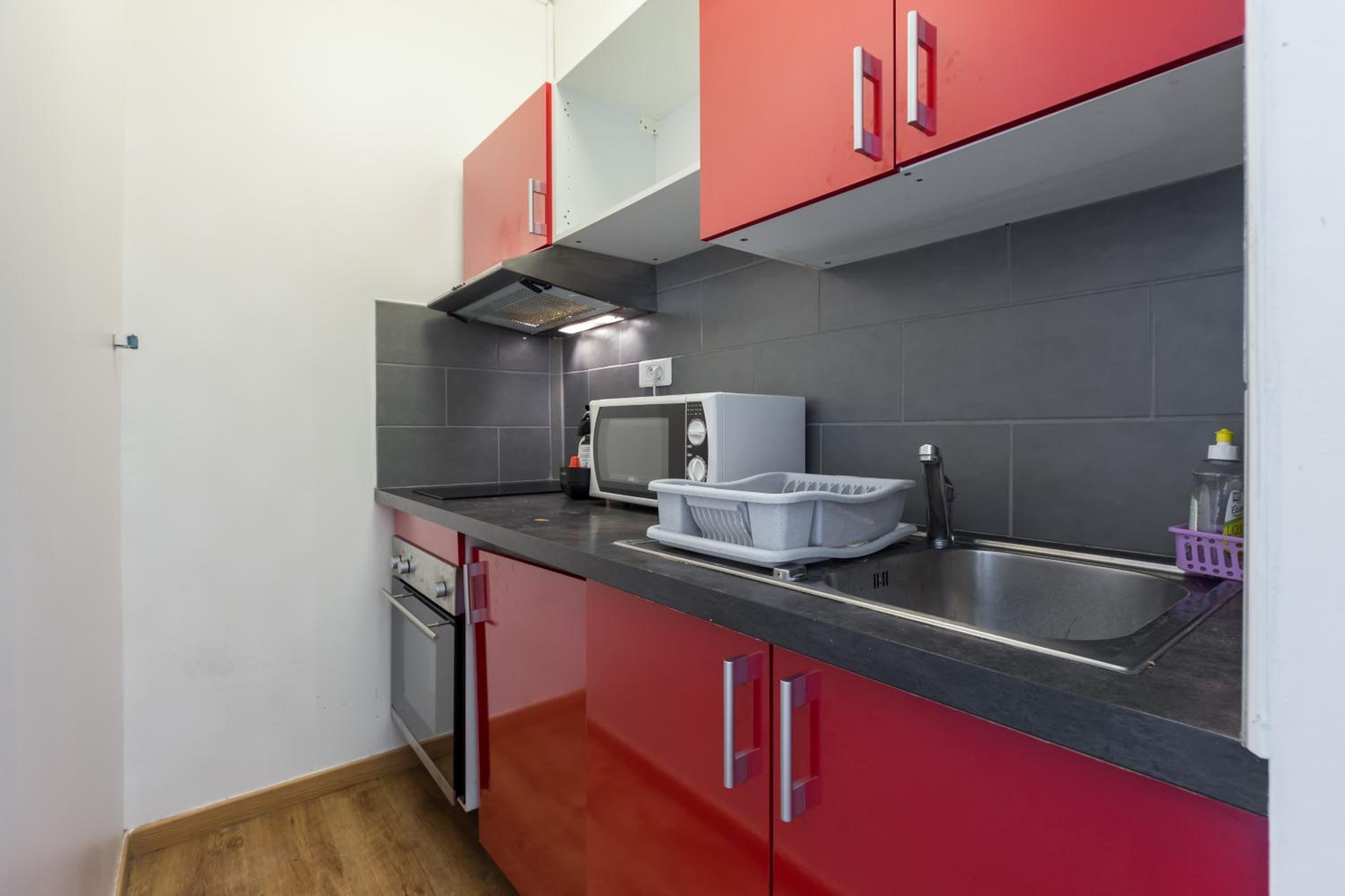 Standard One-Bedroom Apartment - Photo 9