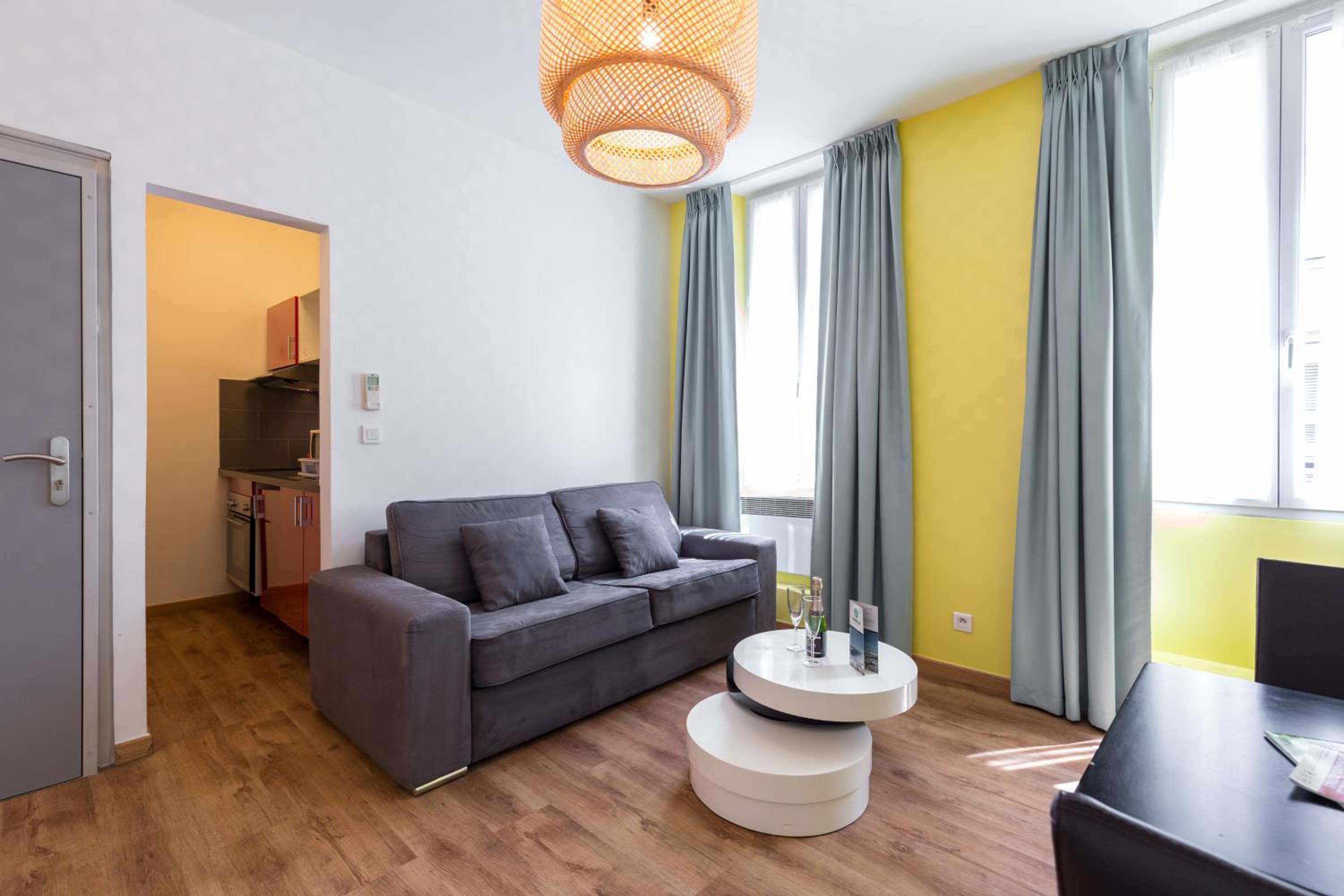 Standard One-Bedroom Apartment - Photo 21