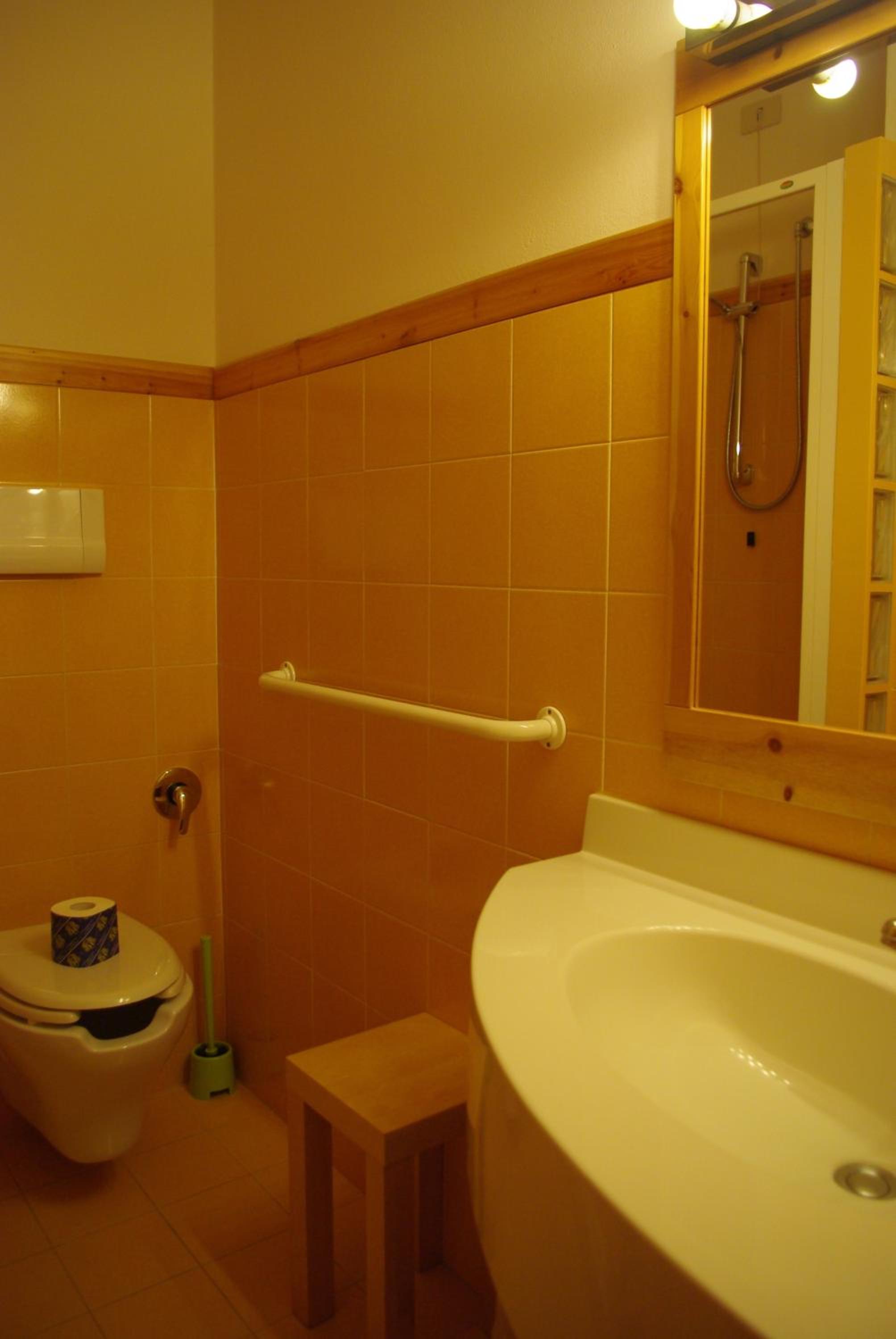 Available room thumbnail 5