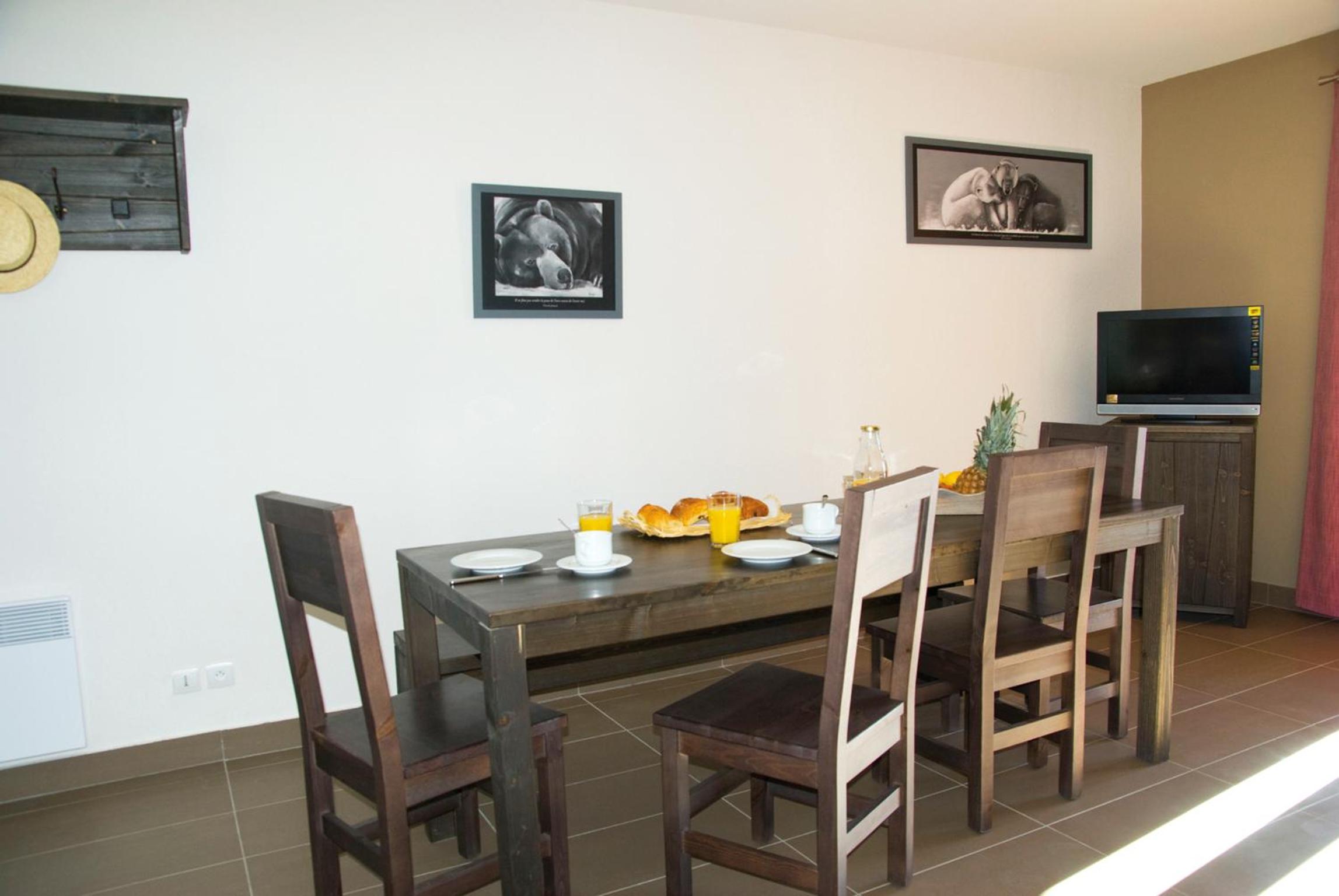 One-Bedroom Alcove or Two-Bedrooms (6 Adults) photo 3