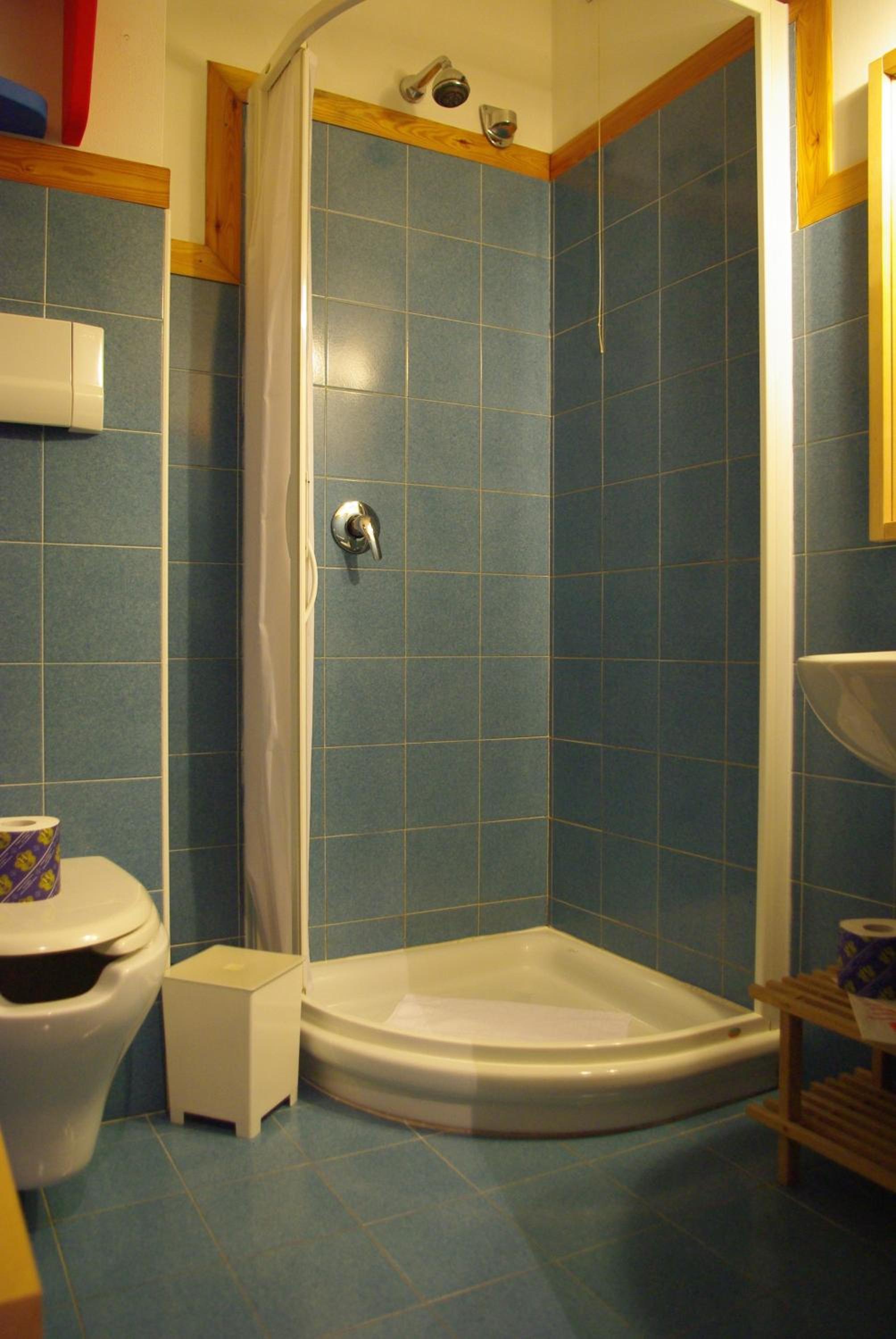 Standard Triple Room thumbnail 6