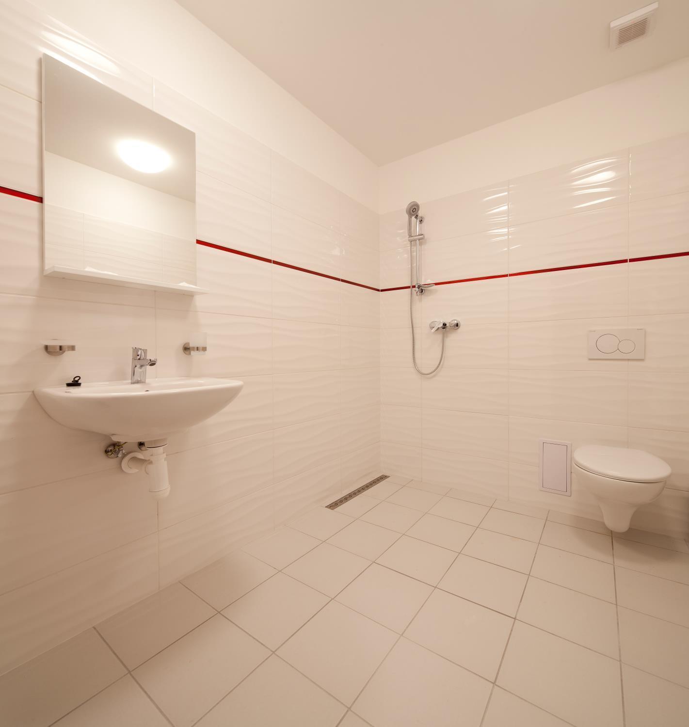 Triple Room - Disability Access - Photo 4
