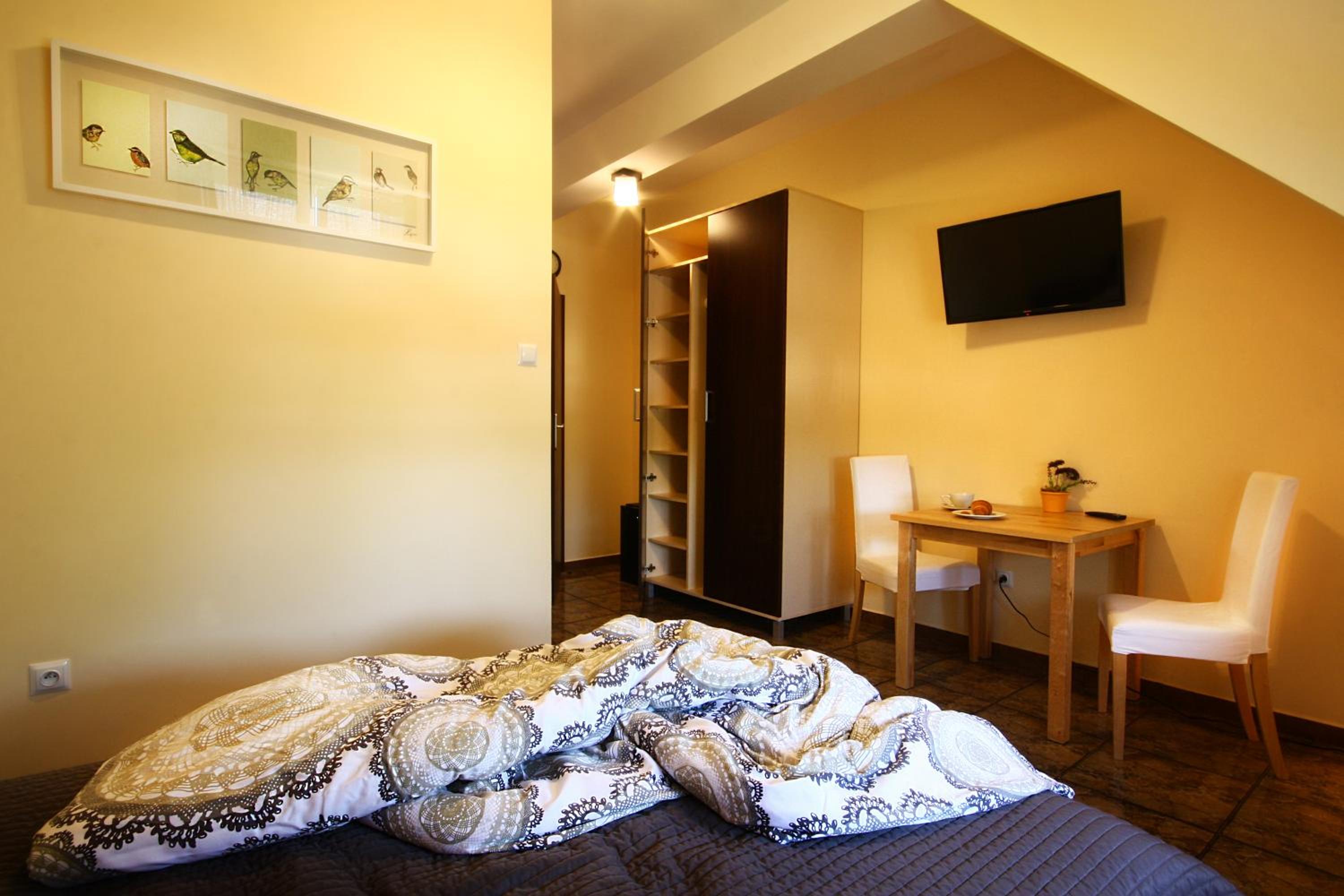 Double Room with Private Bathroom photo 3