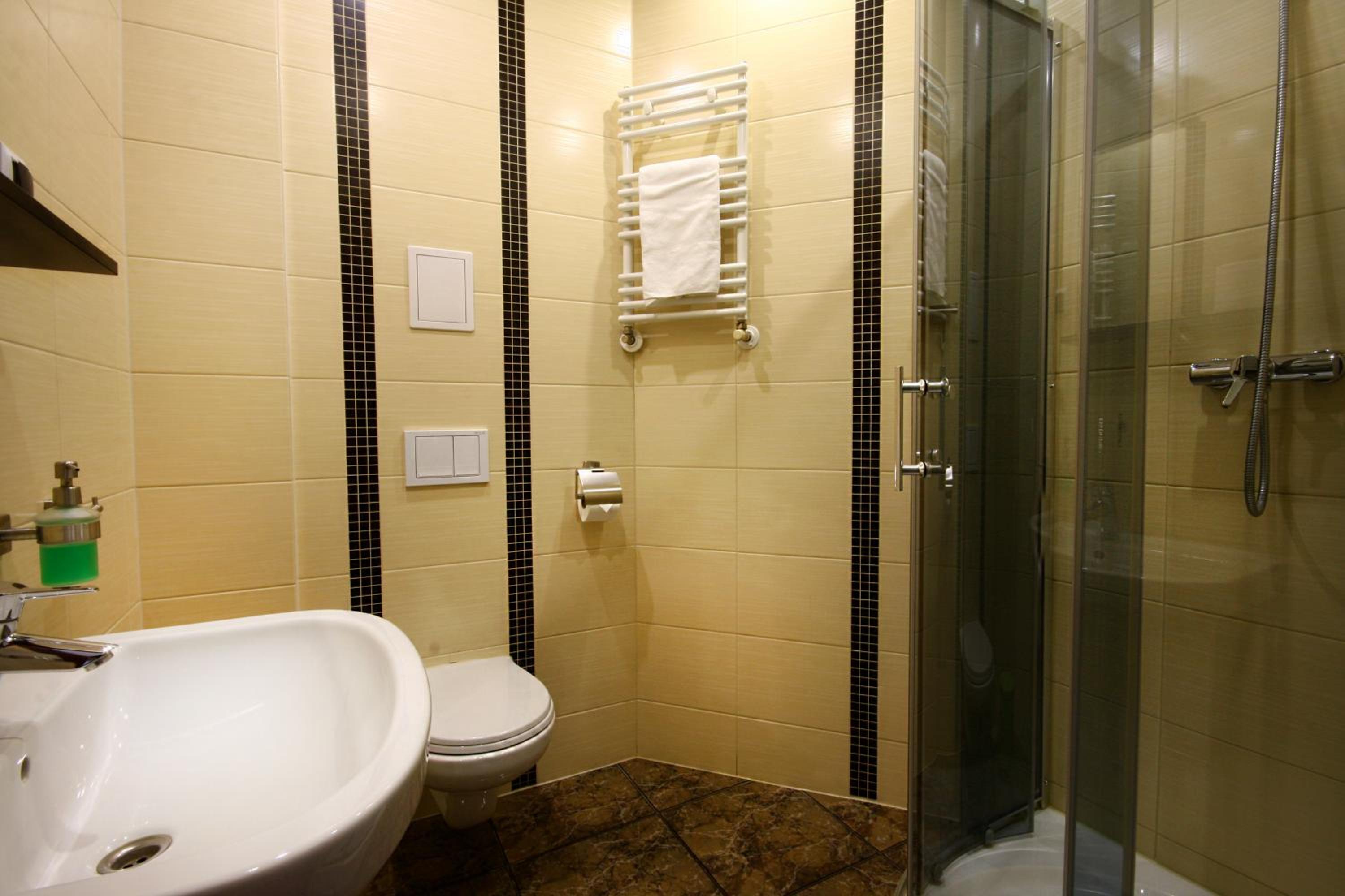Double Room with Private Bathroom photo 2