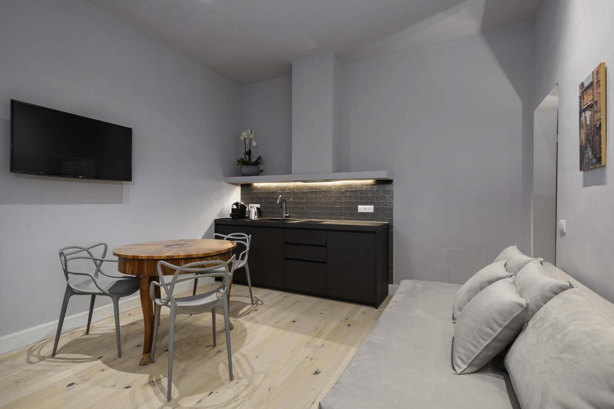 Family Apartment - Photo 30