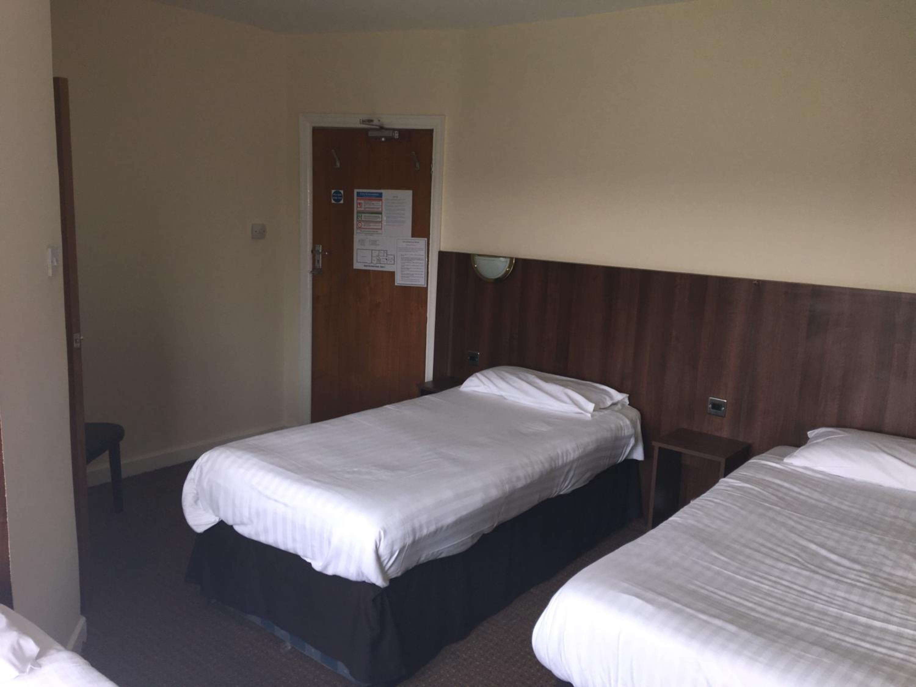 Triple Room with ensuite - Photo 1
