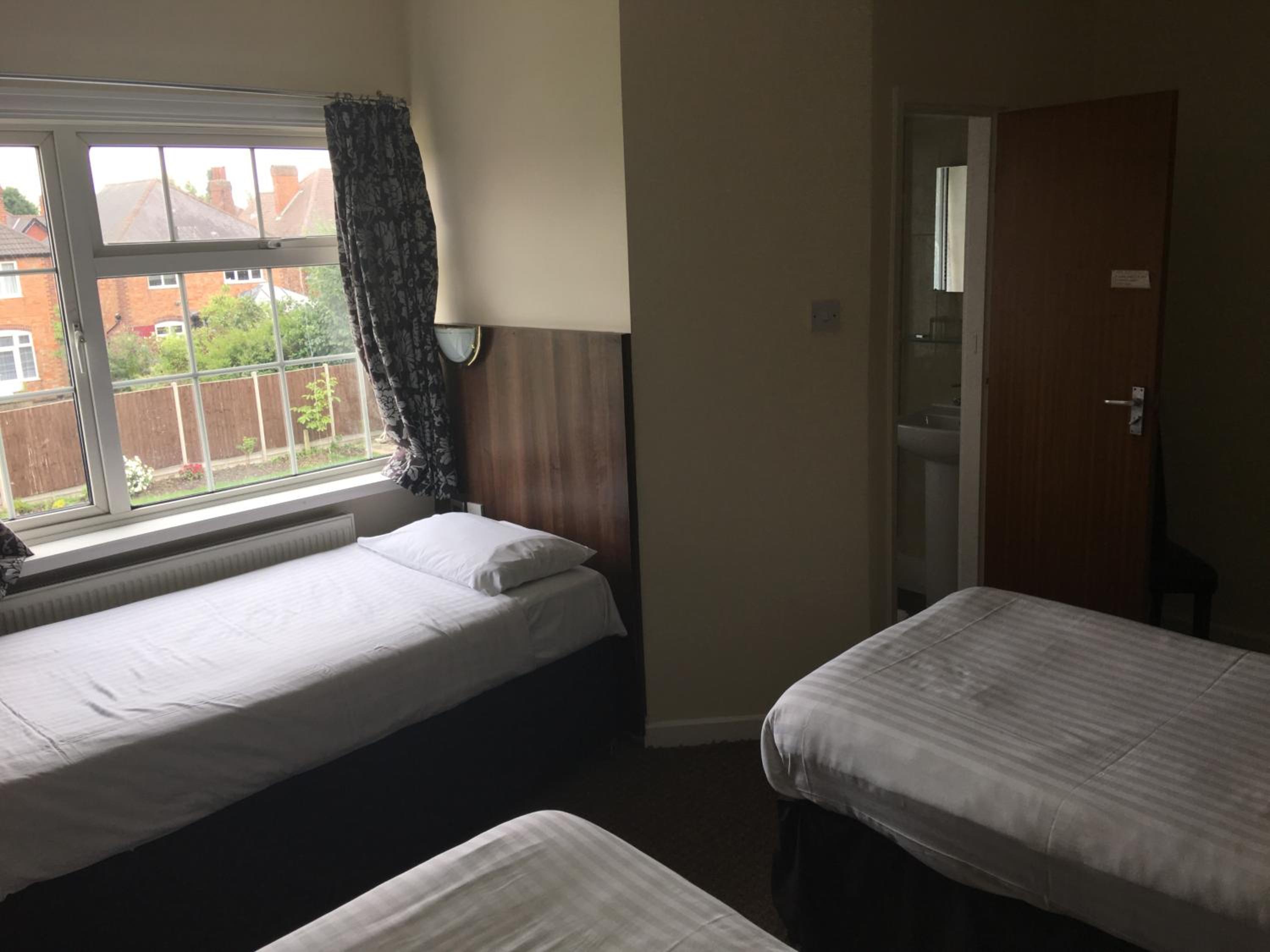 Triple Room with ensuite - Photo 3