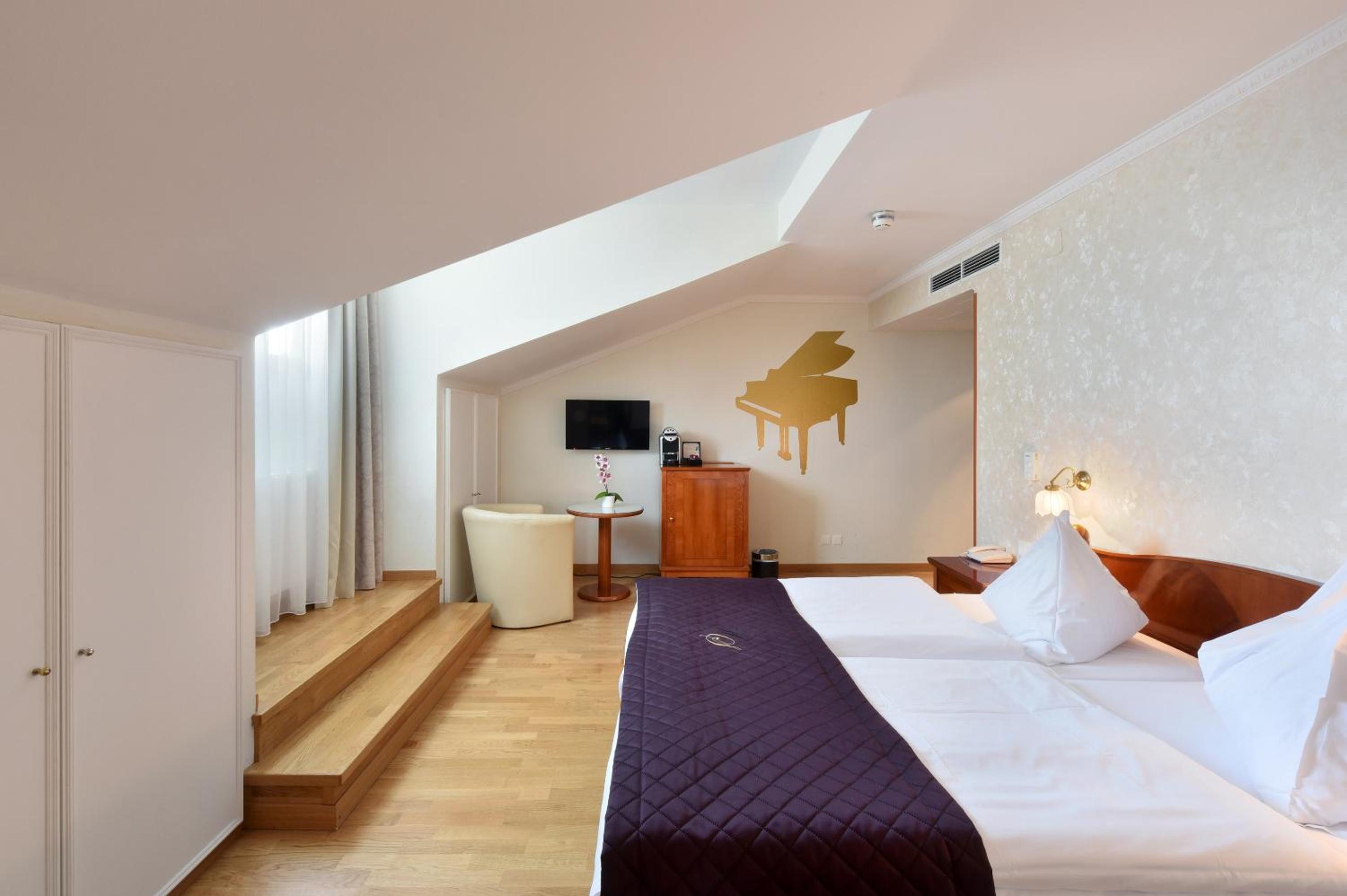 Two-Bedroom Suite with Two Bathrooms