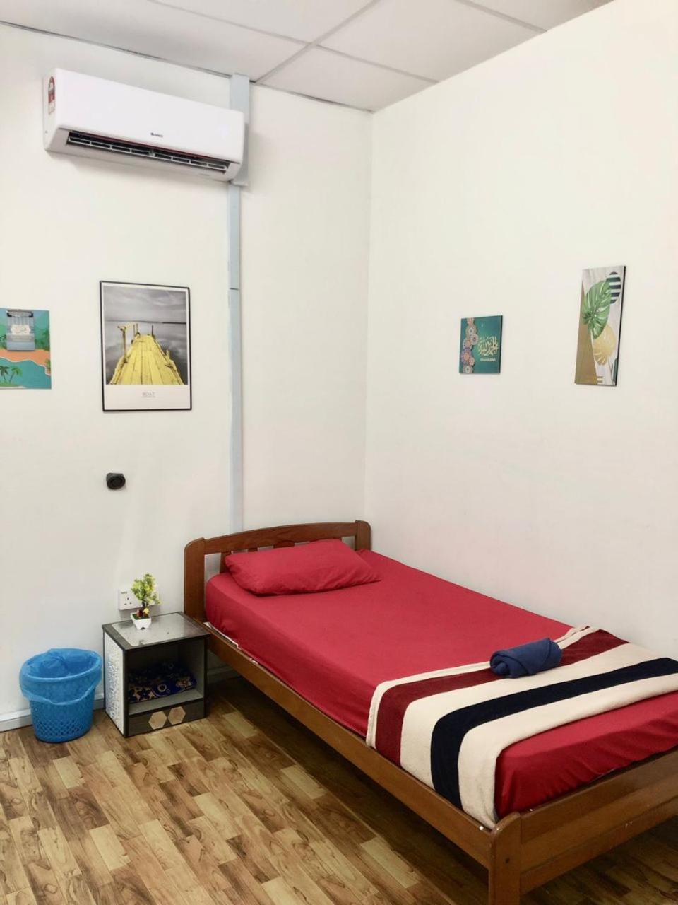 Single Room with Shared Bathroom