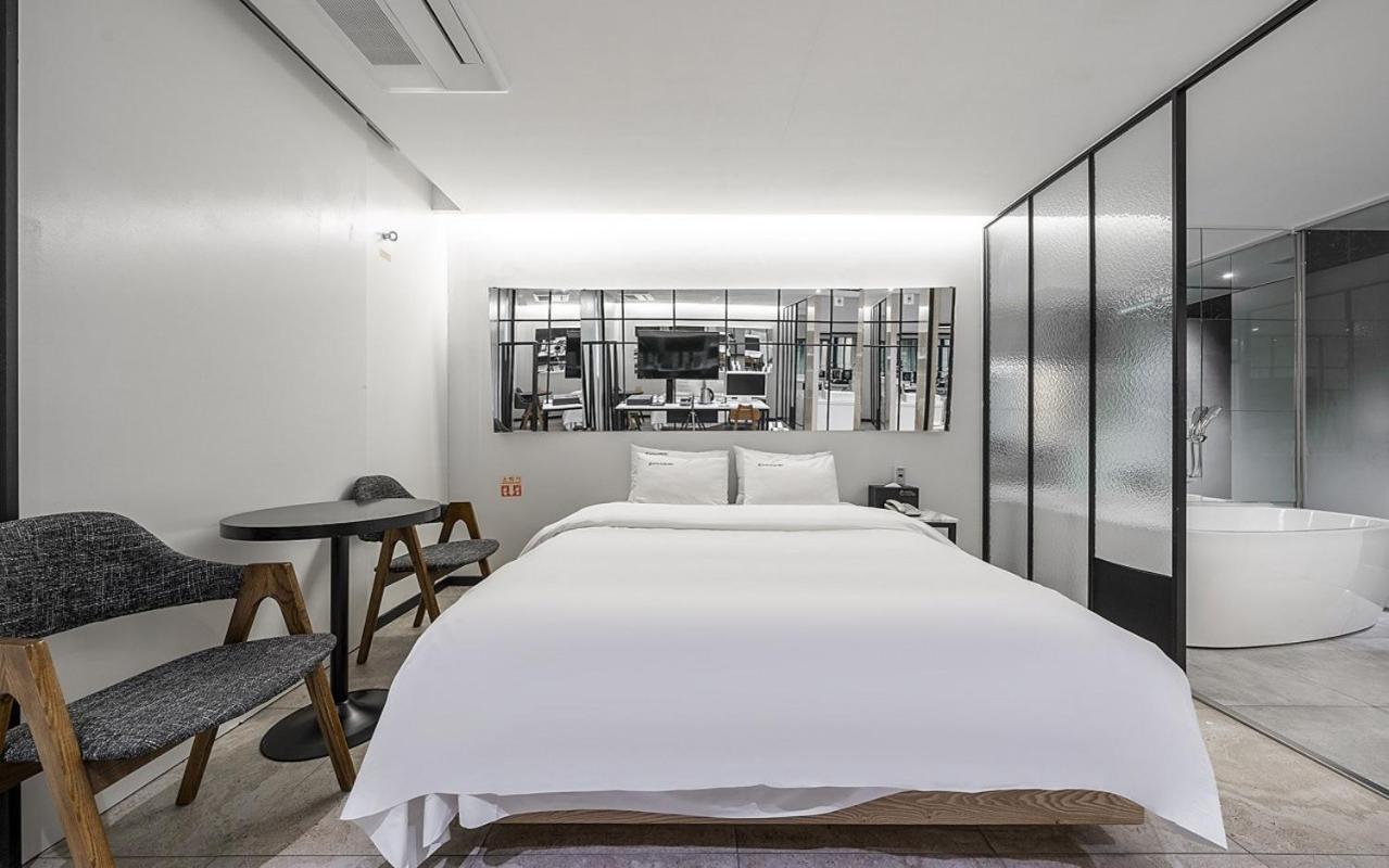 Special Offer-3D Mirror-Multi-night