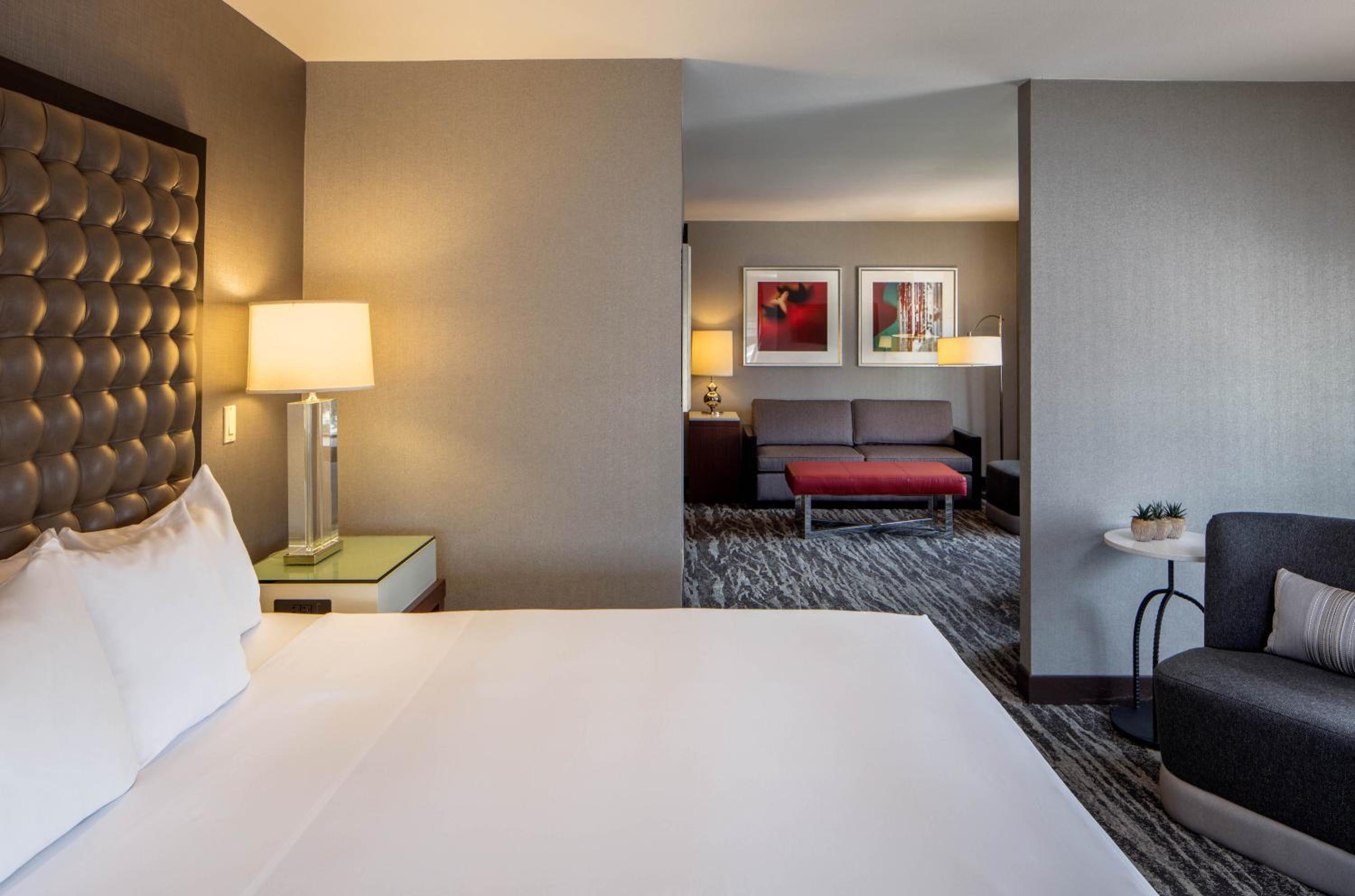 Junior King Suite - Photo 2