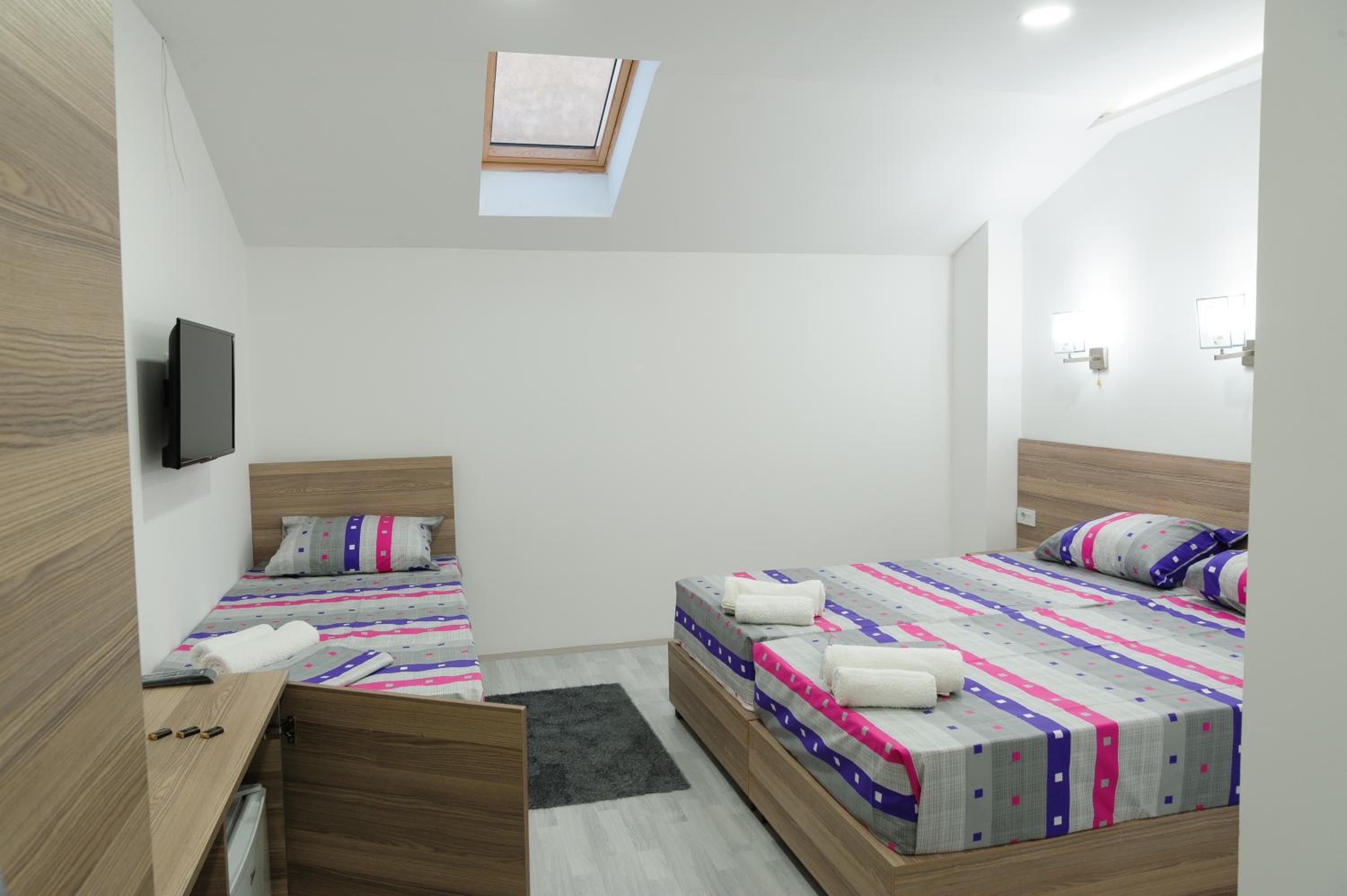 Triple Room with Private Bathroom photo 3