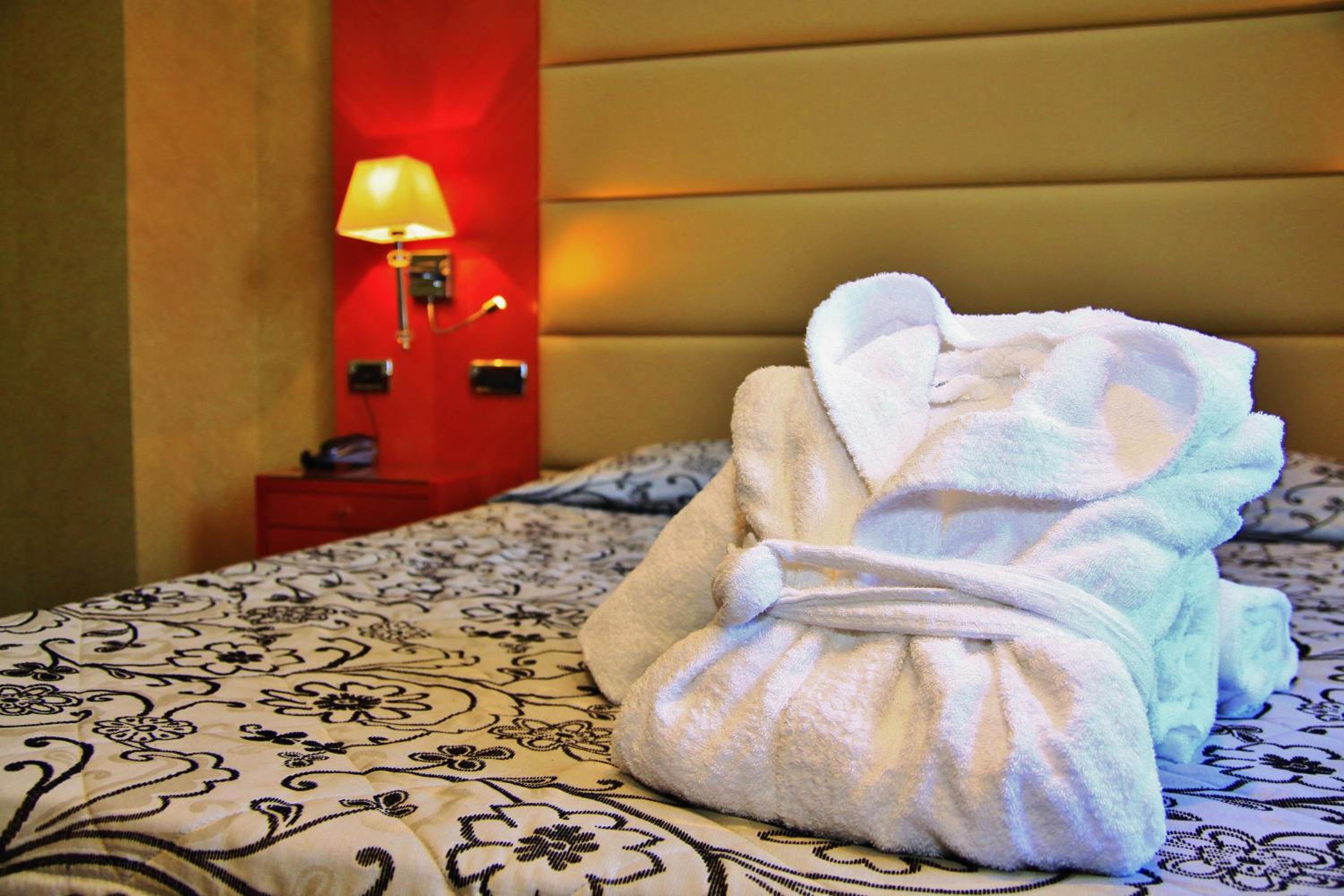 Standard Double or Twin Room - Photo 1