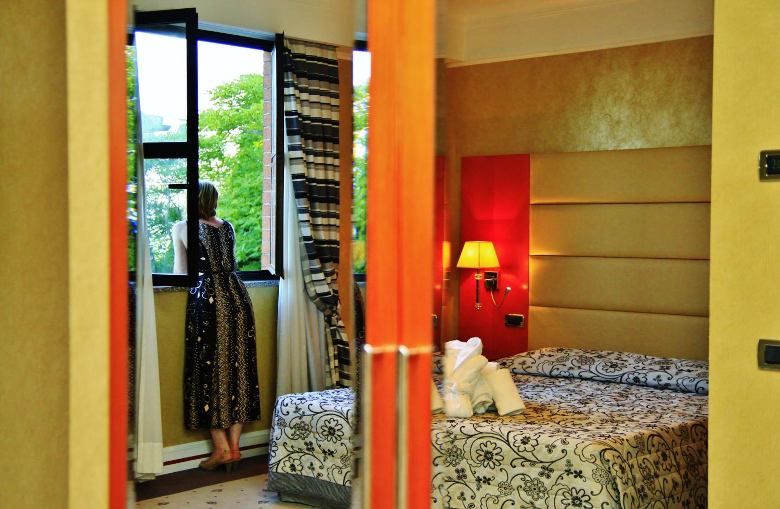 Standard Double or Twin Room - Photo 5