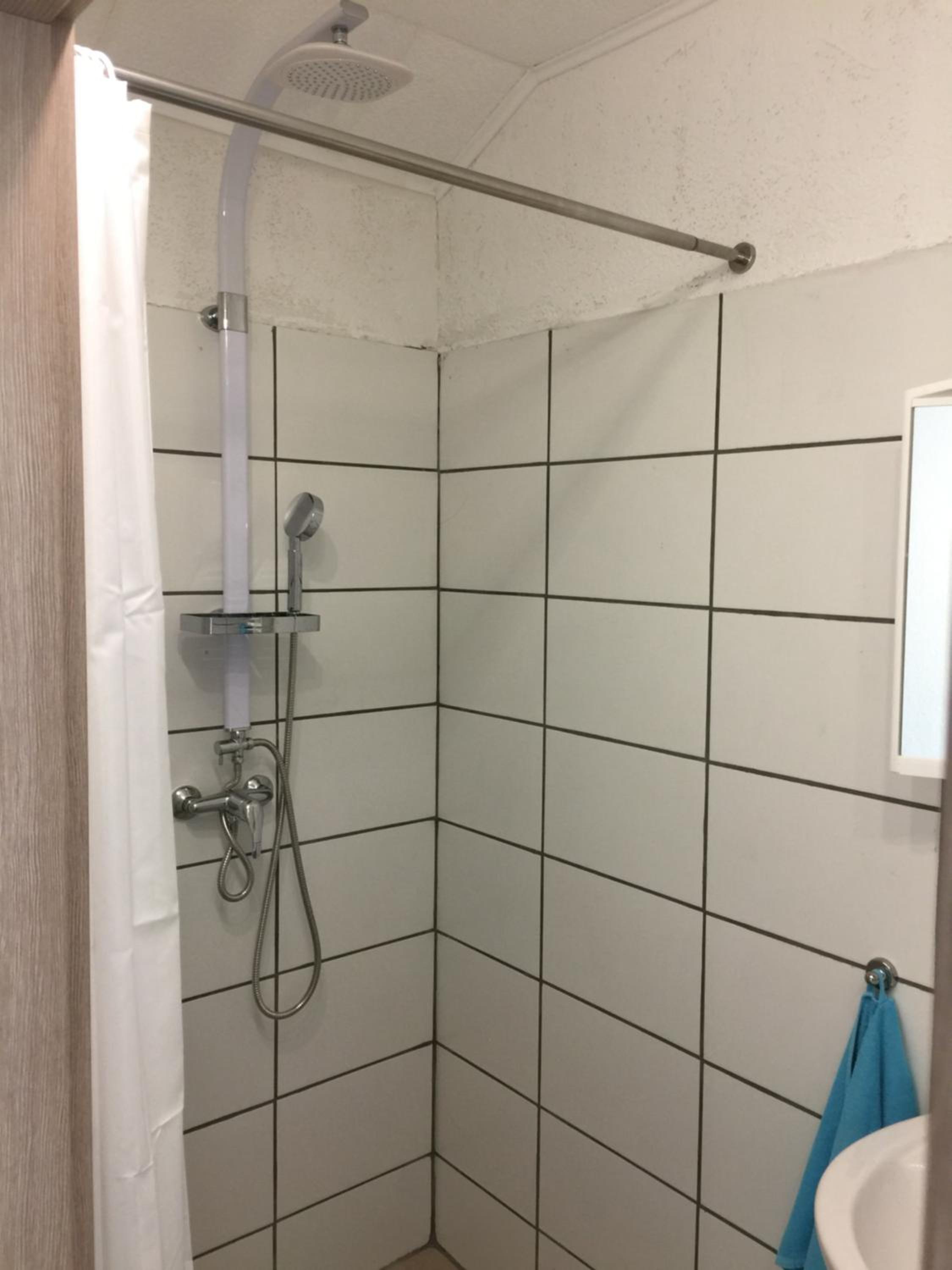 Double or Twin Room - Photo 6