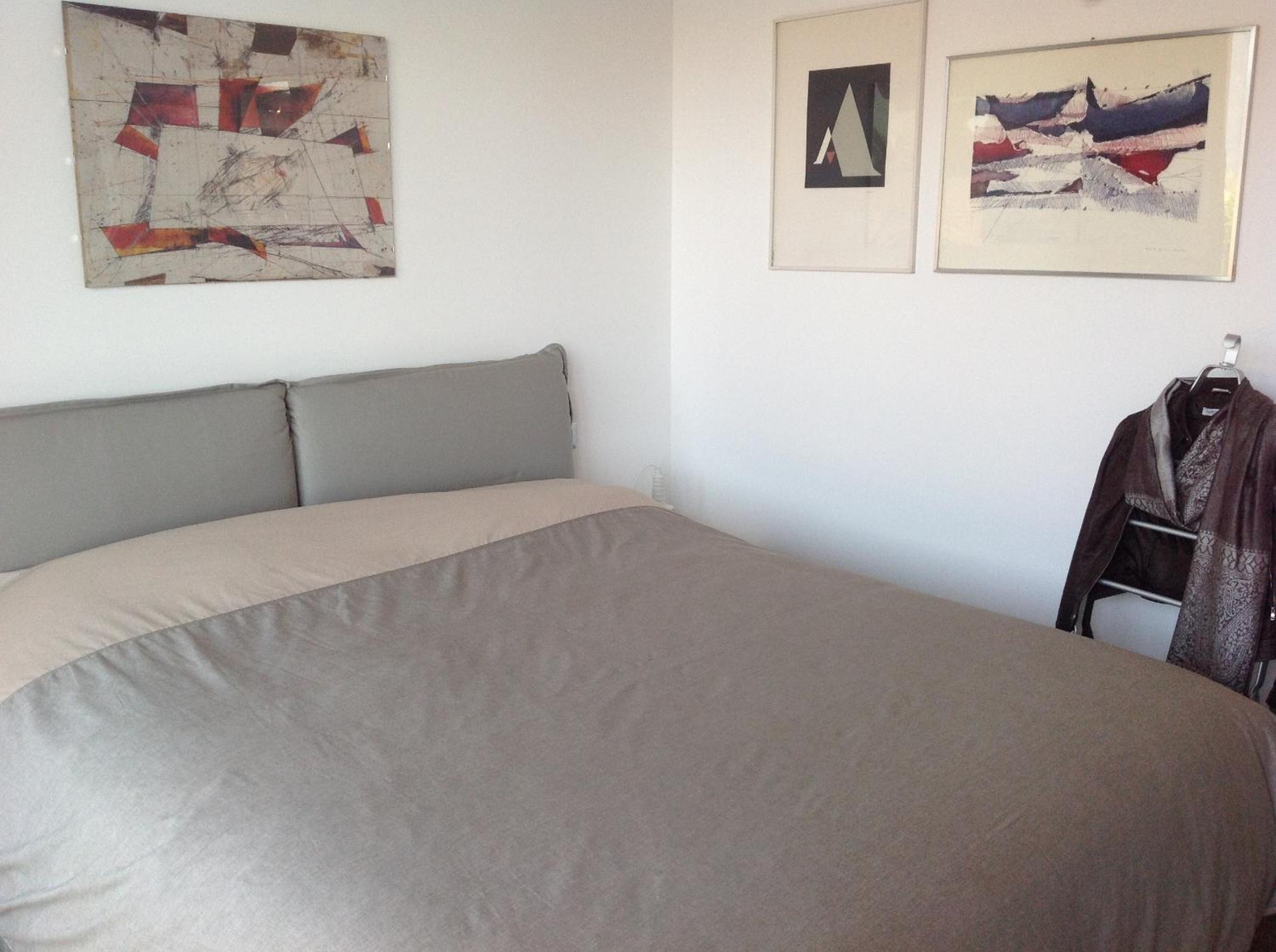 One-Bedroom Apartment photo 3