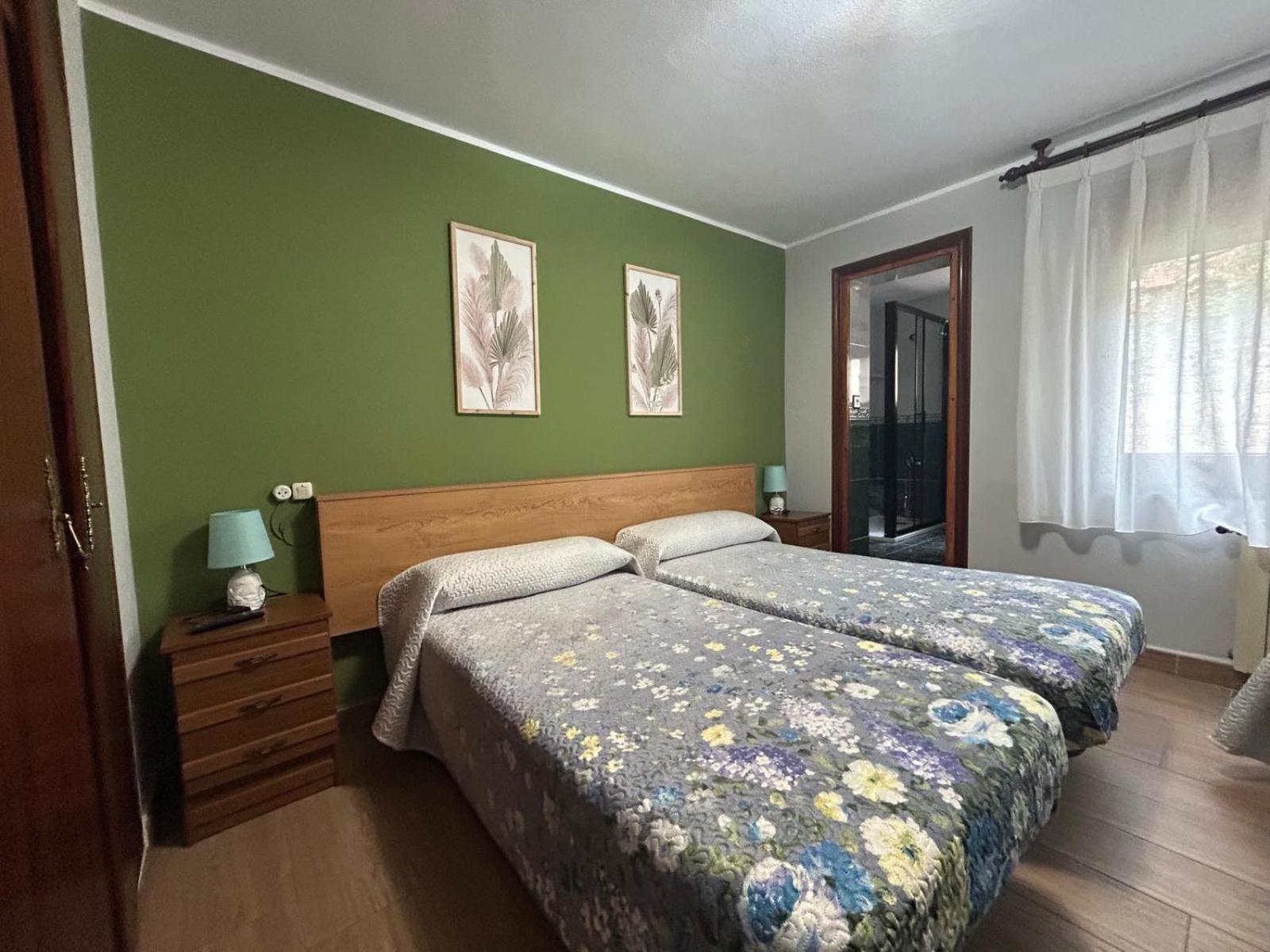Twin Room with Bathroom