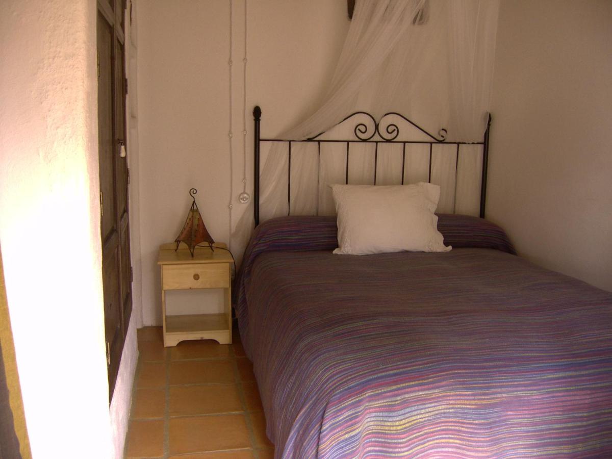 Budget Double Room photo 3
