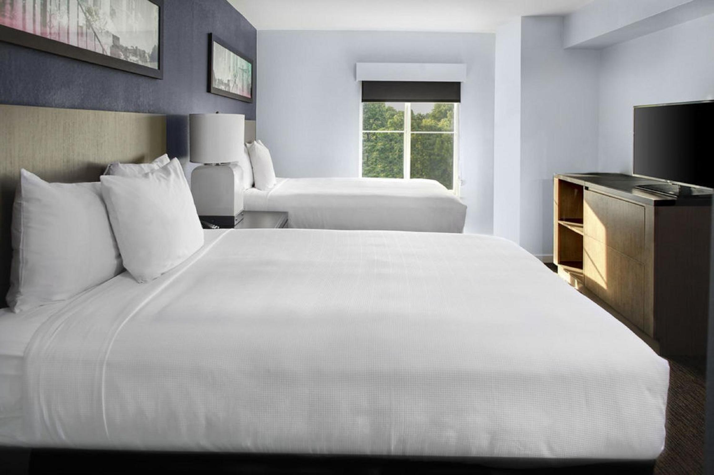Studio Suite with Two Queen Beds - Photo 5