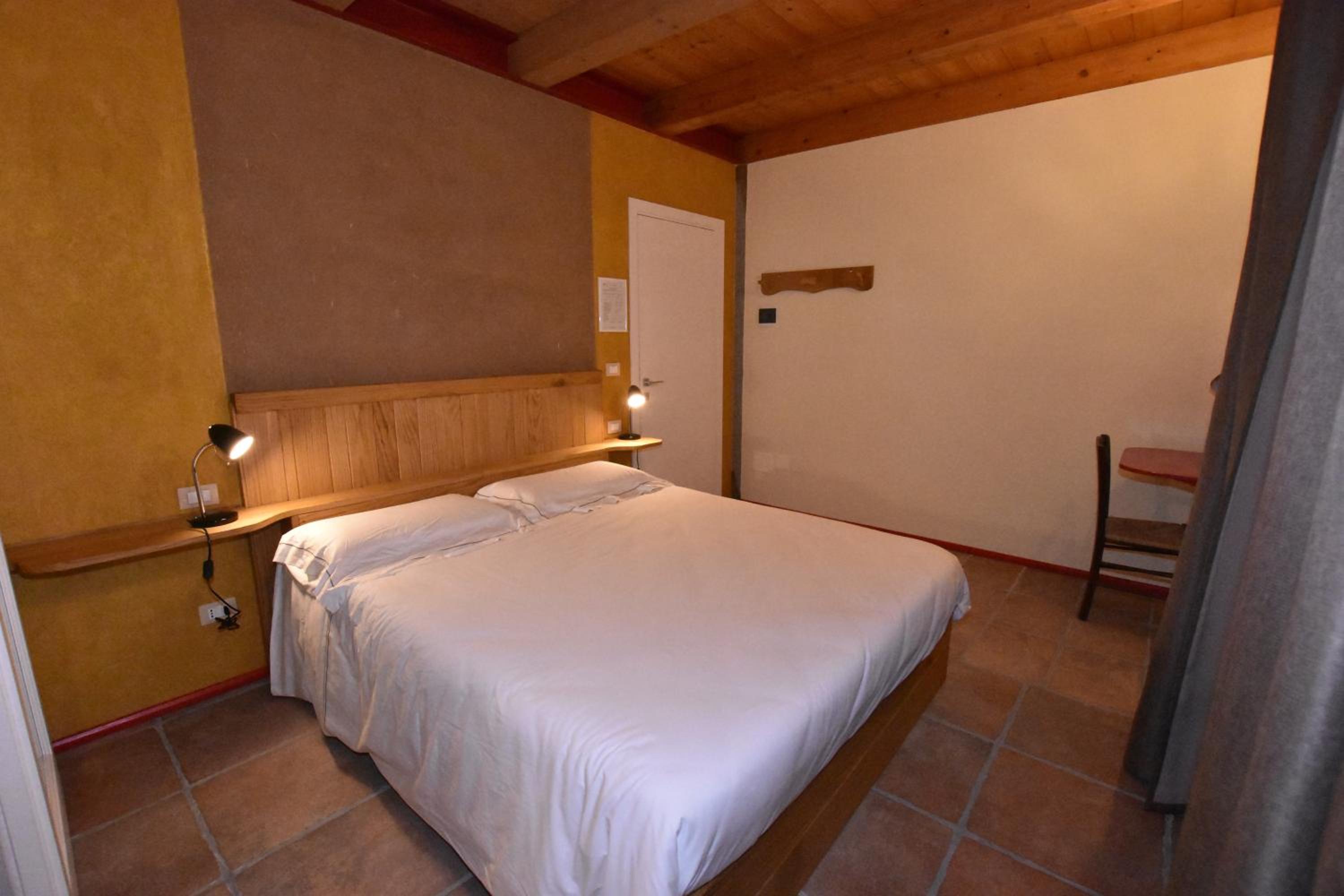 Double Room with Private Bathroom - Photo 1