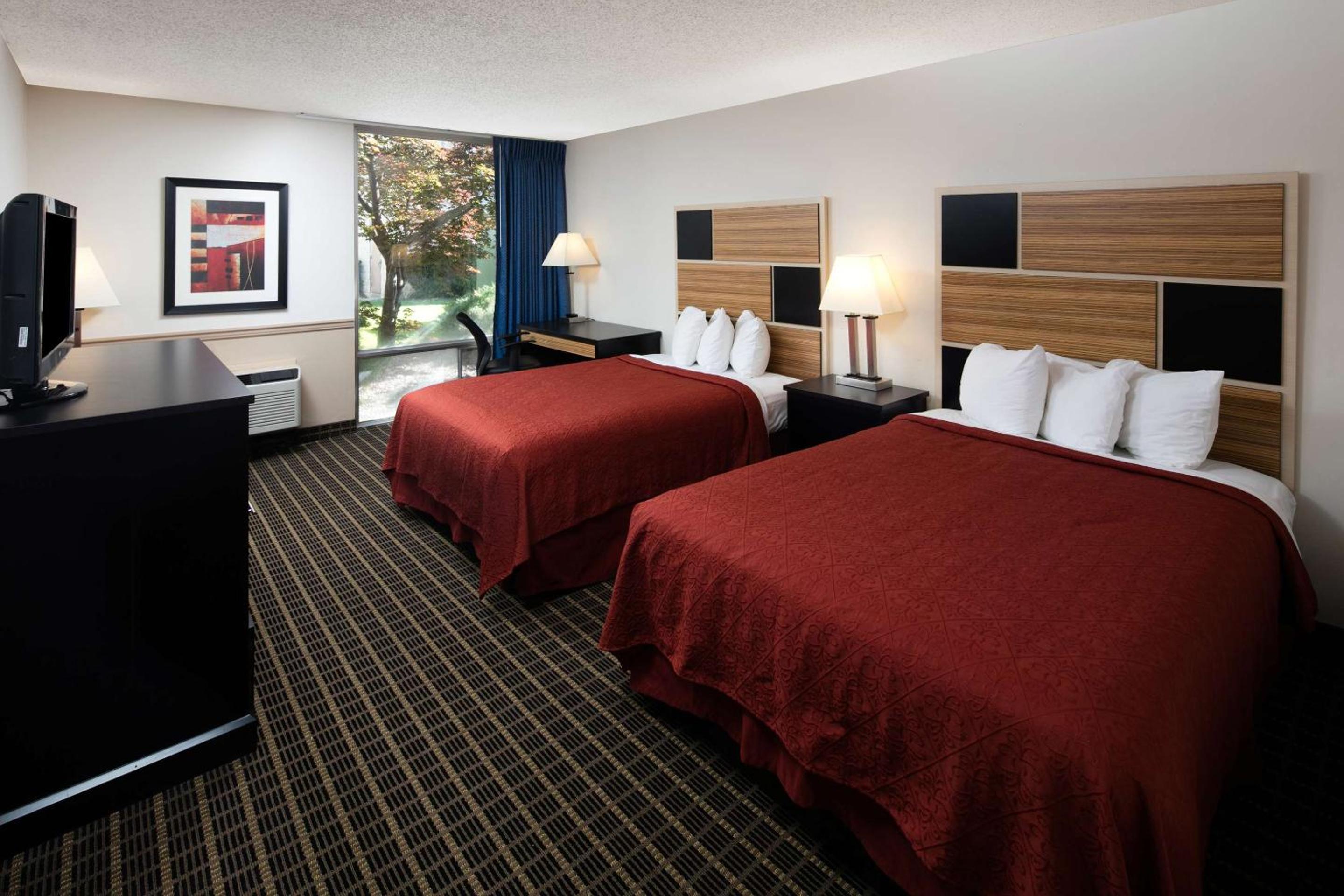 Double Room with Two Double Beds - Photo 3