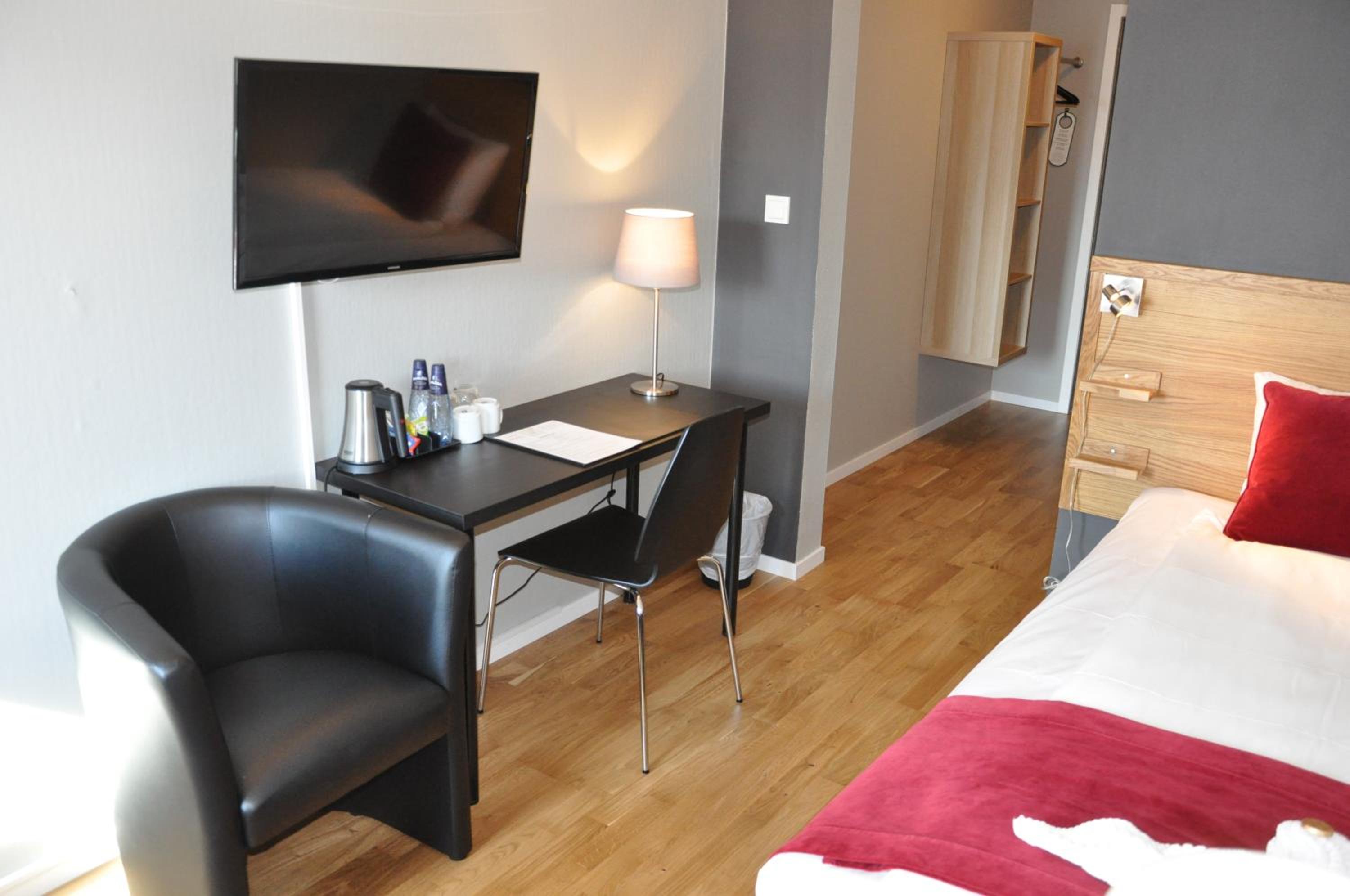 Economy Twin Room - Photo 1