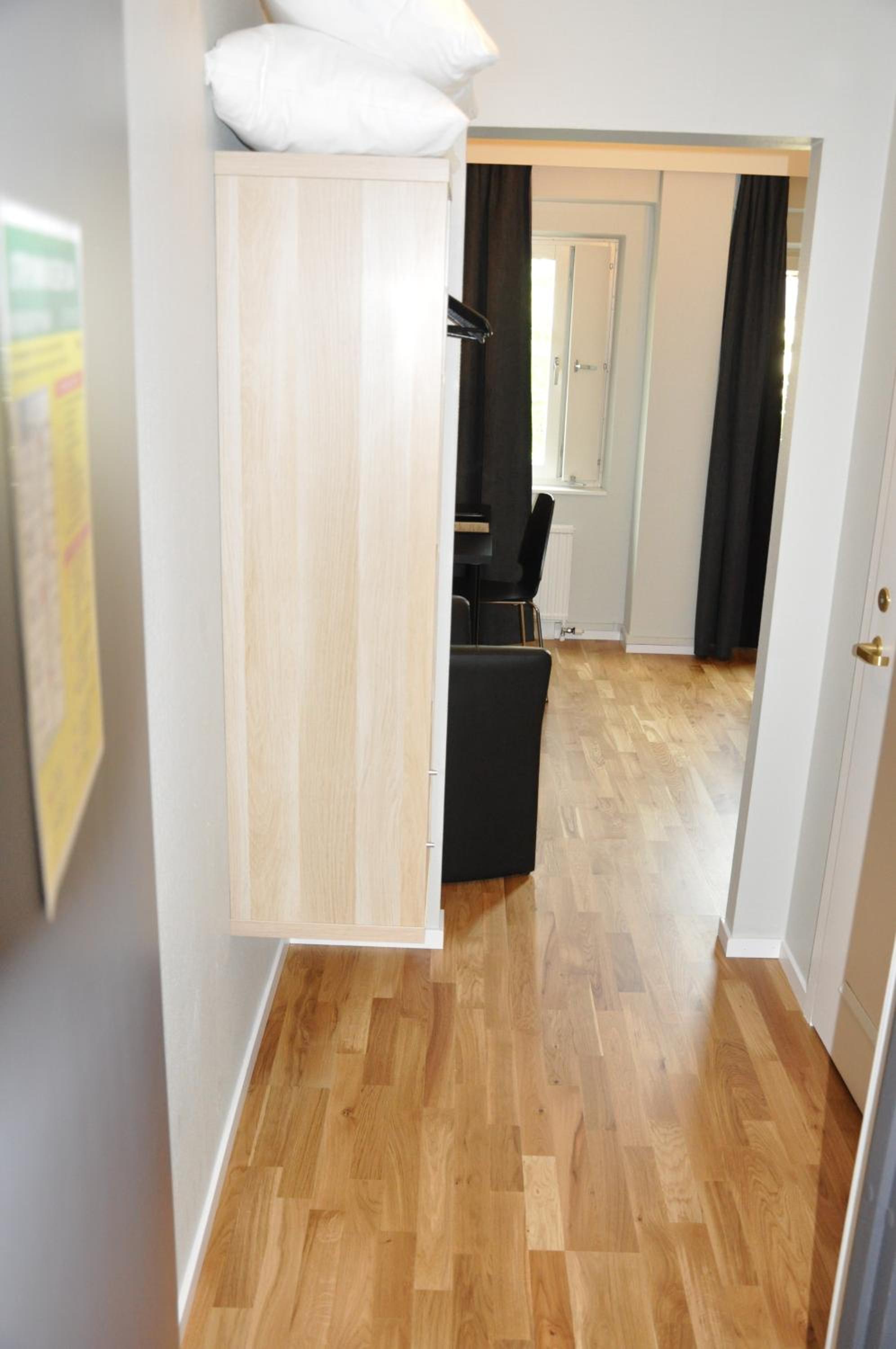Twin Room - Photo 6