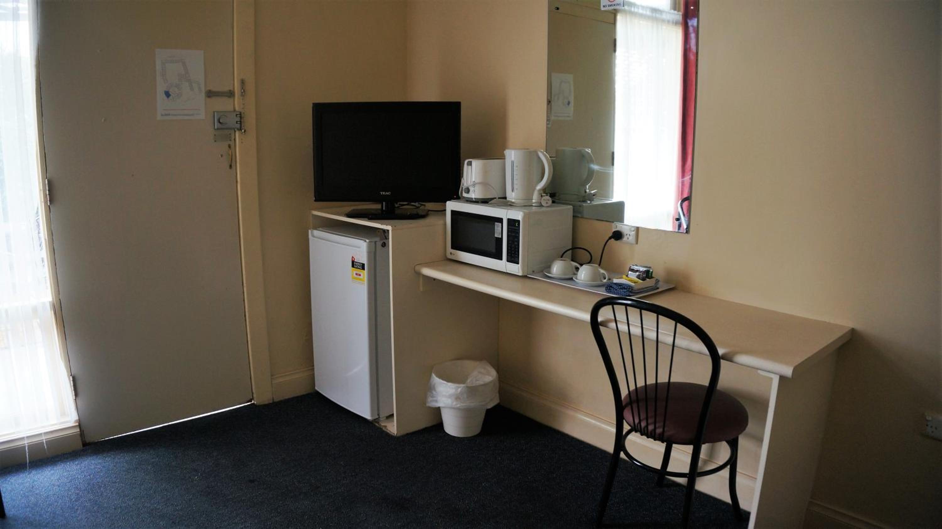 Budget Double Room - Photo 2