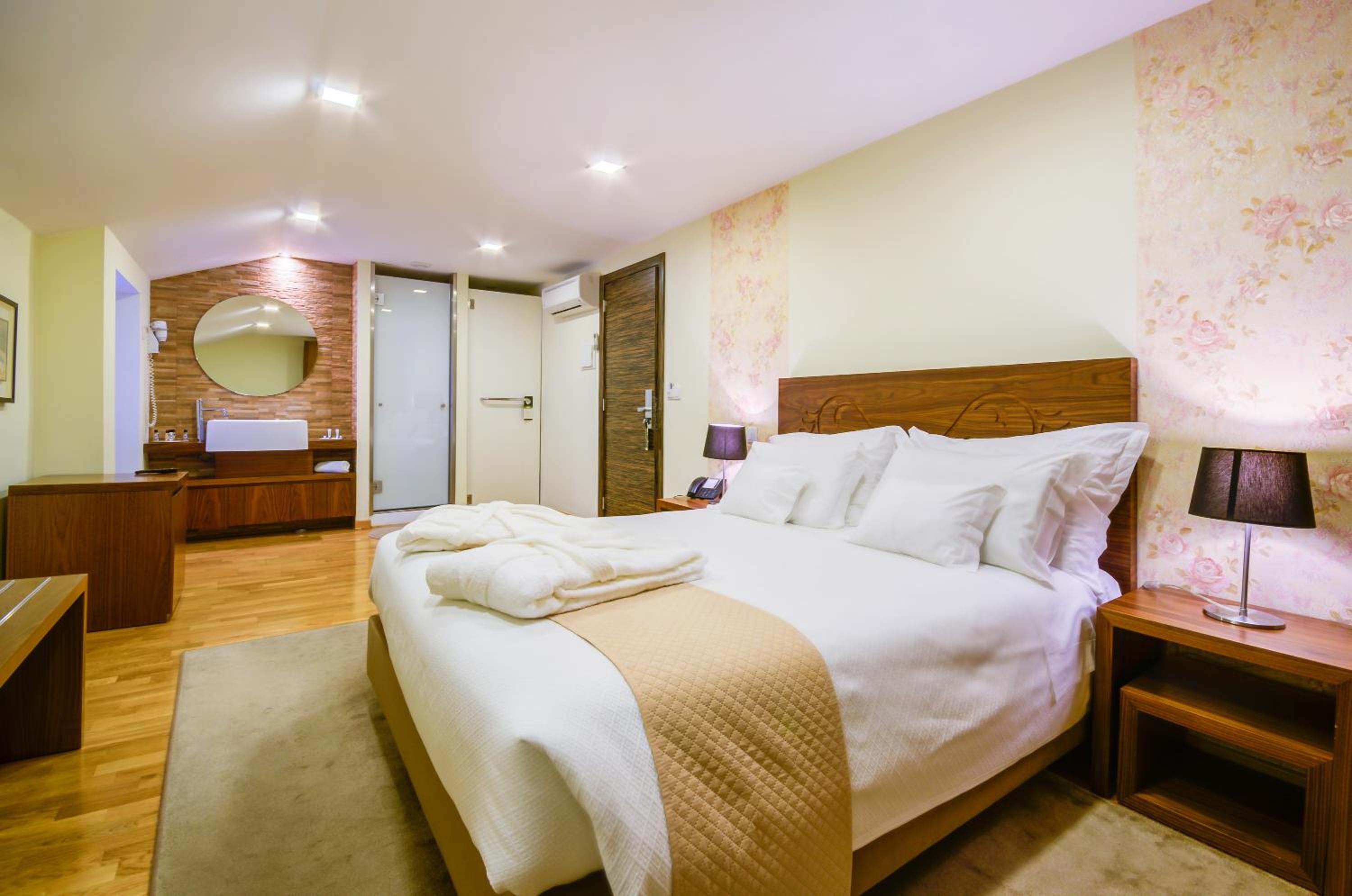 Standard Triple Room - Photo 5