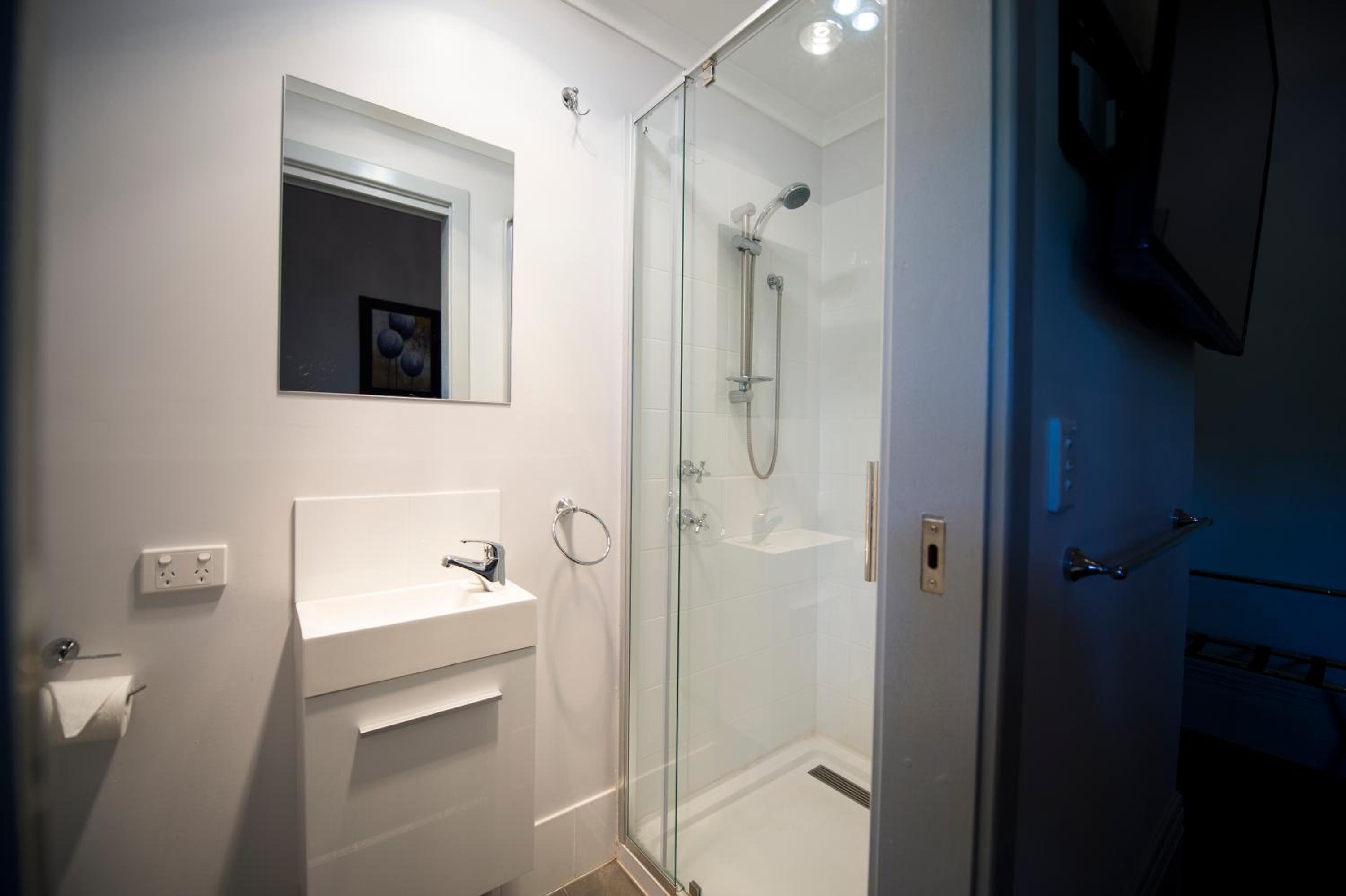 Deluxe Double Room with Shower photo 2