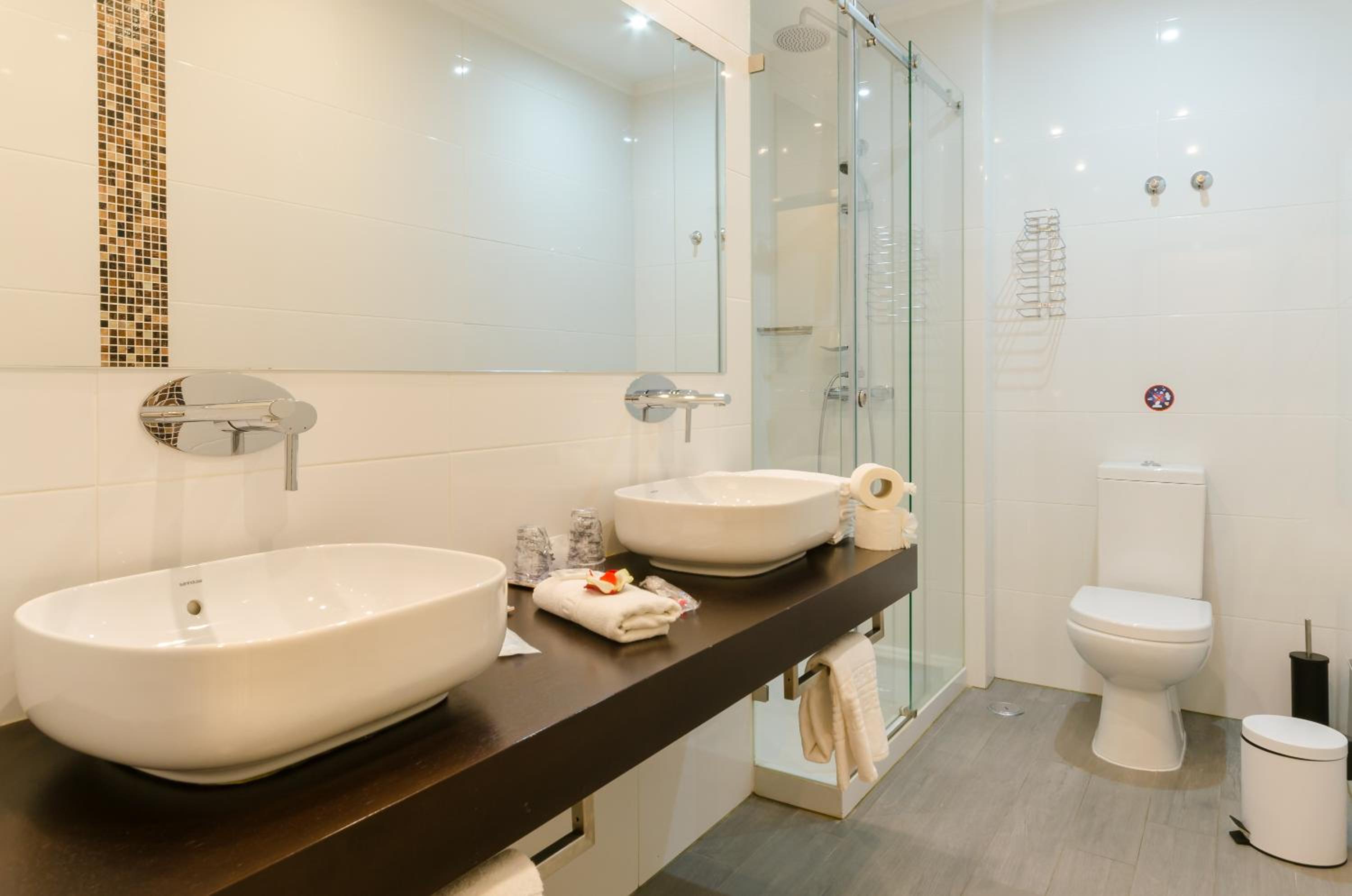 Superior Double Room with Chiado View - Photo 7