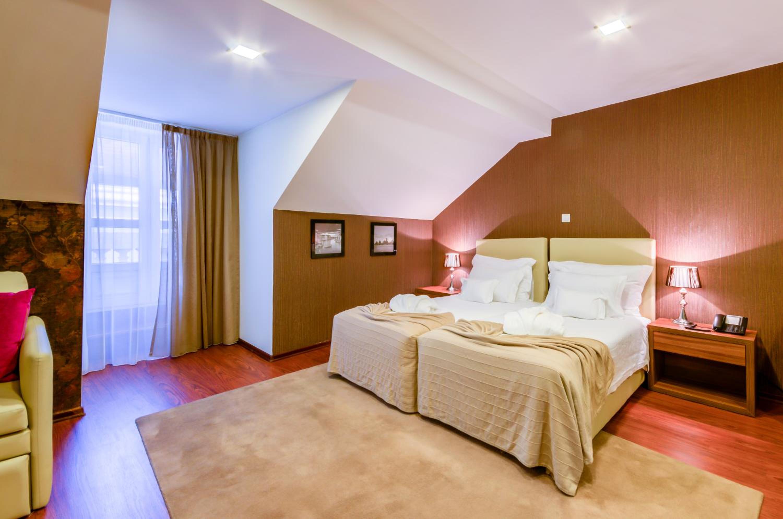 Standard Triple Room - Photo 1
