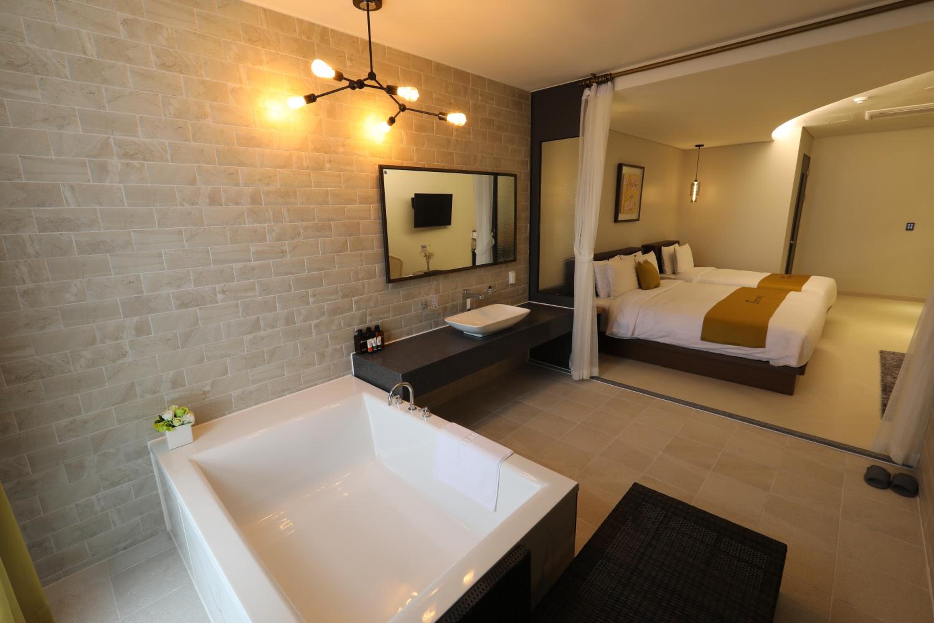 Superior Twin Room photo 2