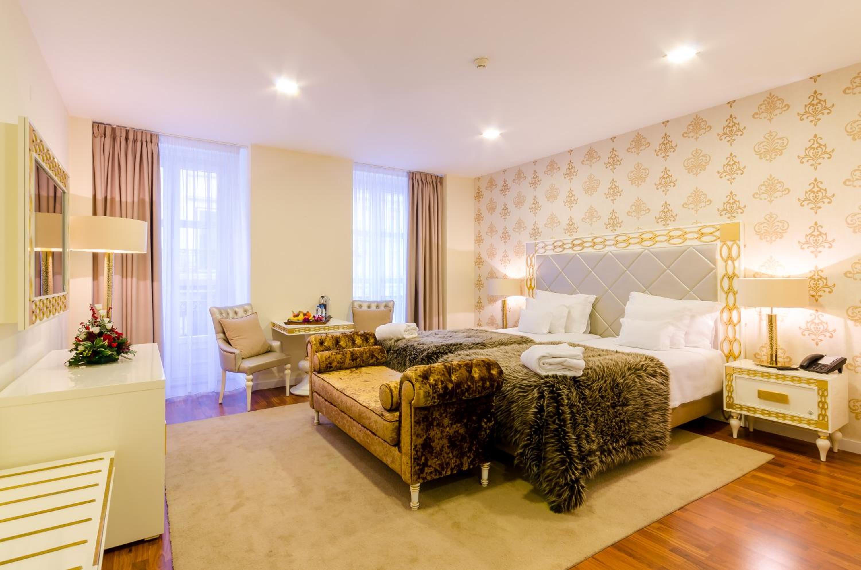 Suite - Photo 2