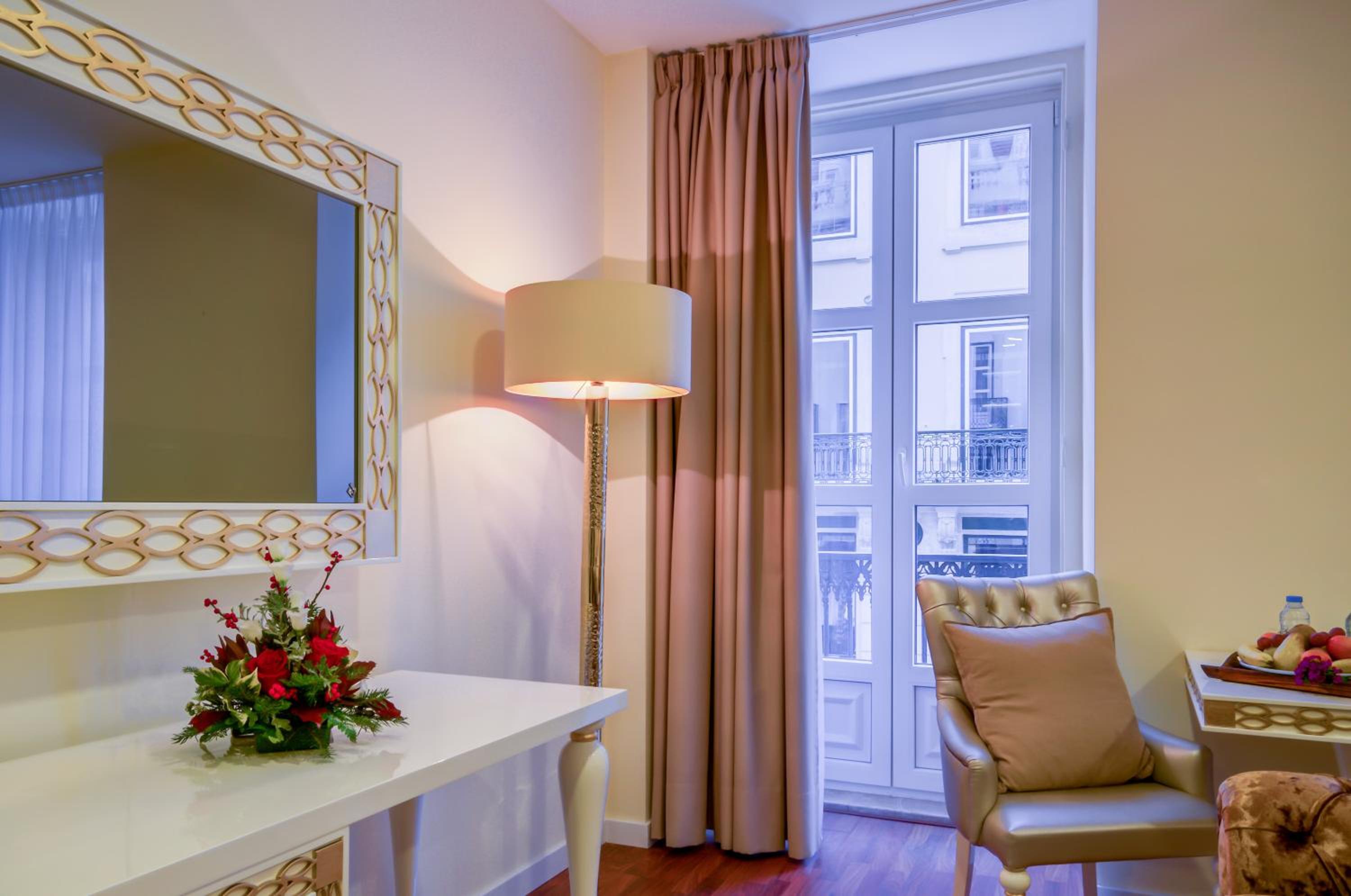 Suite - Photo 3