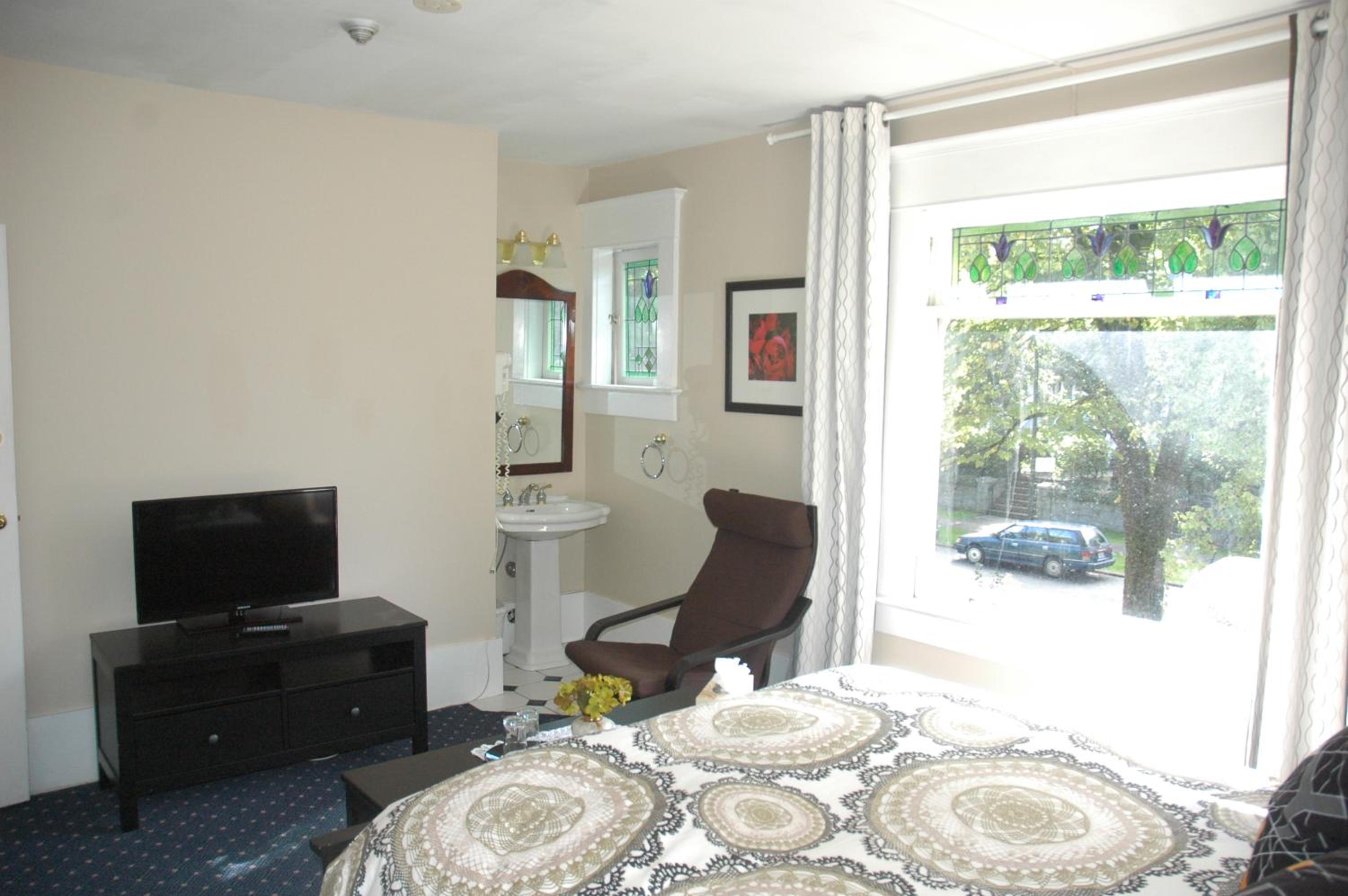 Double Room - Photo 7