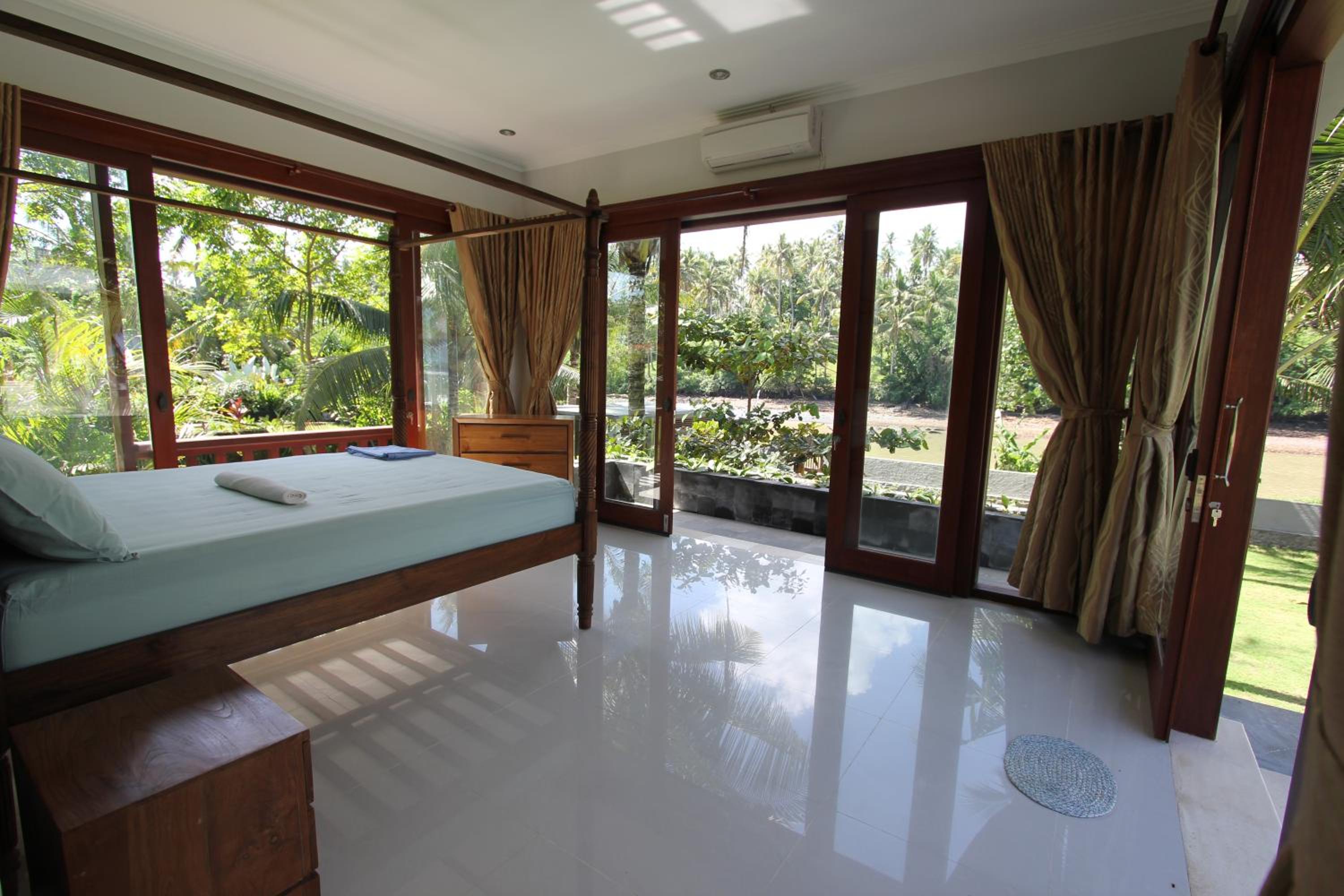 Villa with Sea View