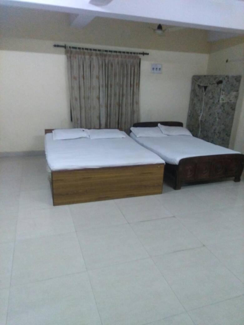 10-Bed Mixed Dormitory Room photo 2