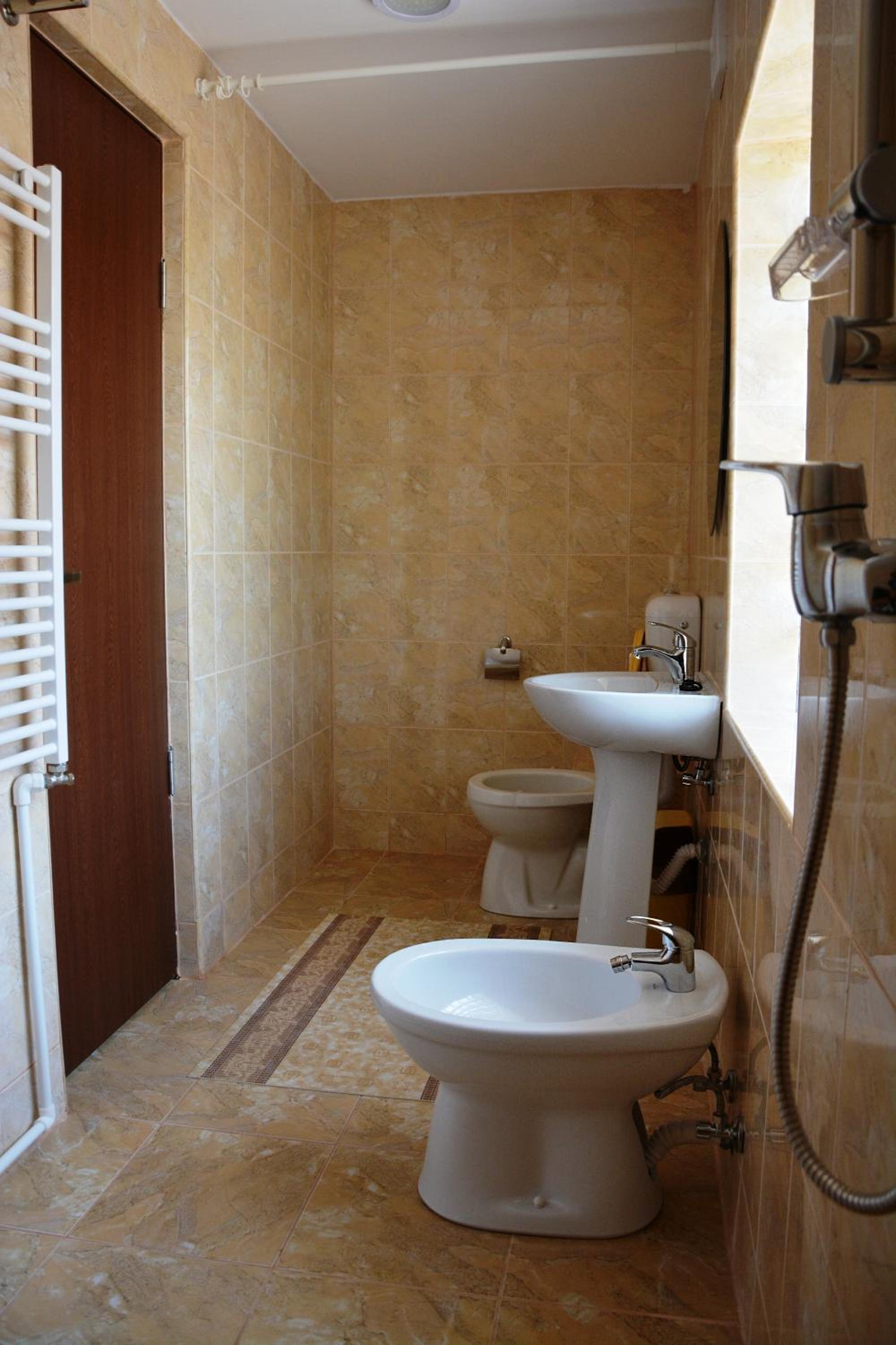 One-Bedroom Apartment - Photo 10